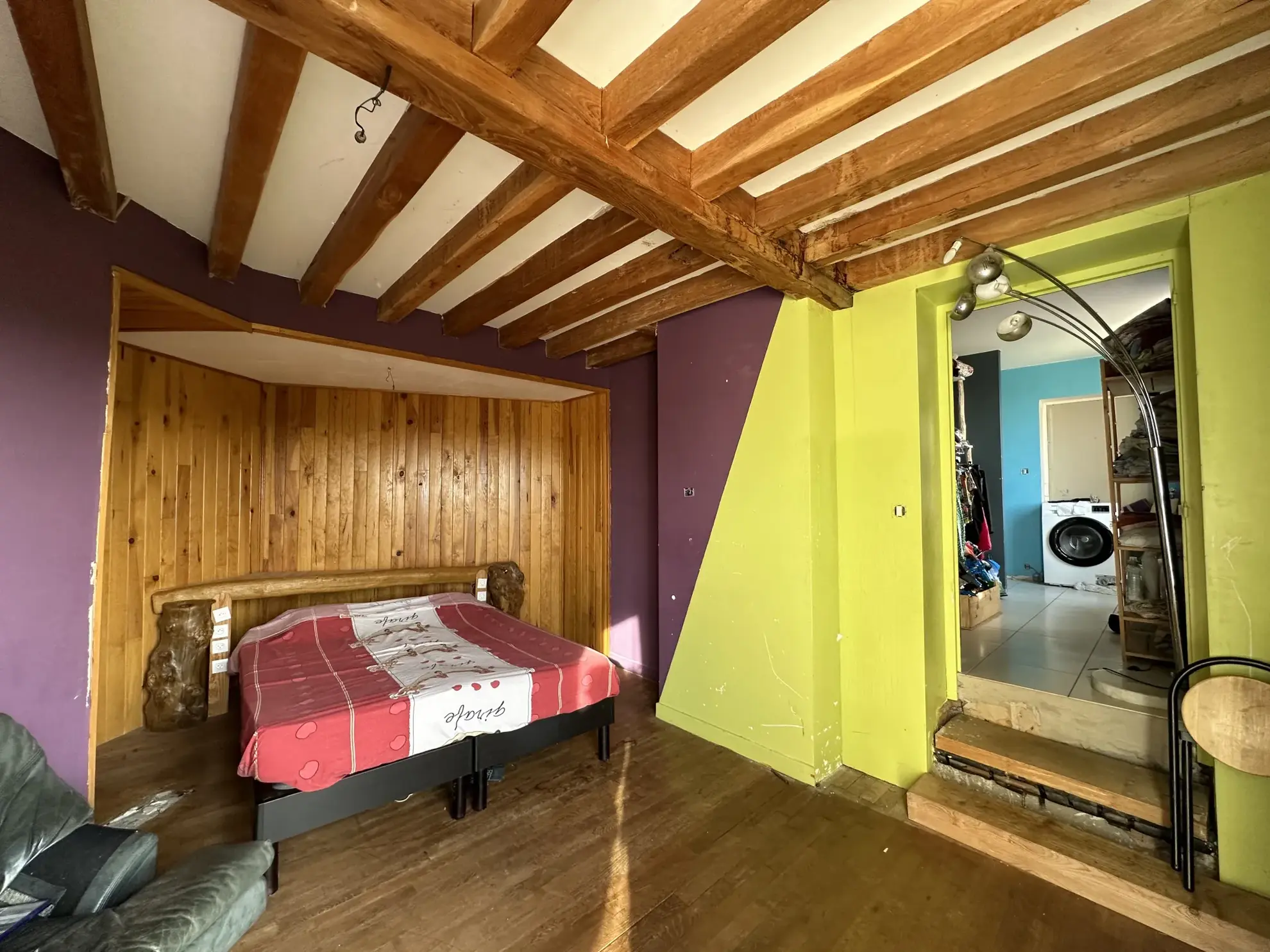 Maison à Perreux avec dépendances et grand terrain plat - idéal famille 