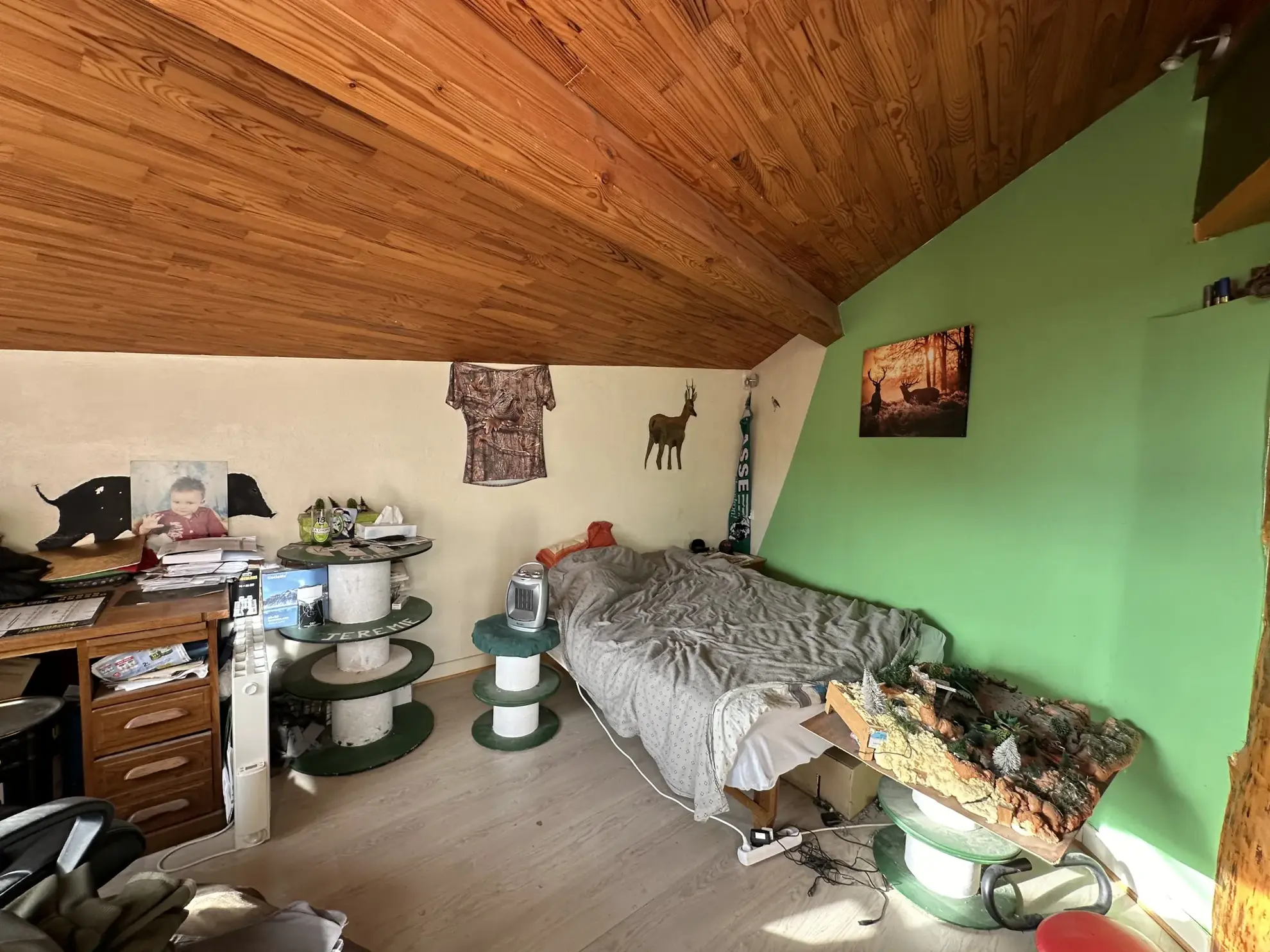 Maison à Perreux avec dépendances et grand terrain plat - idéal famille 