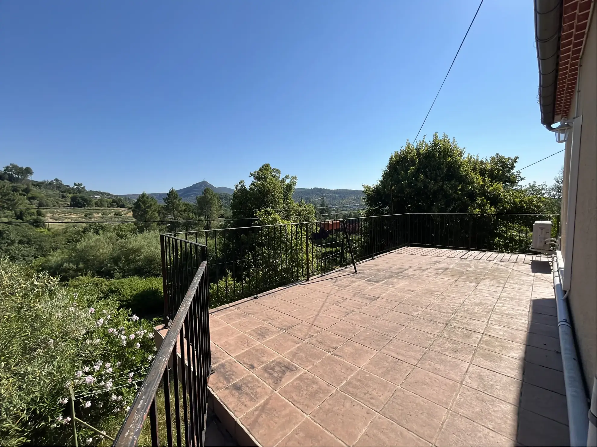 Maison F3 de plain-pied avec terrasse et vue à Saint-Ambroix