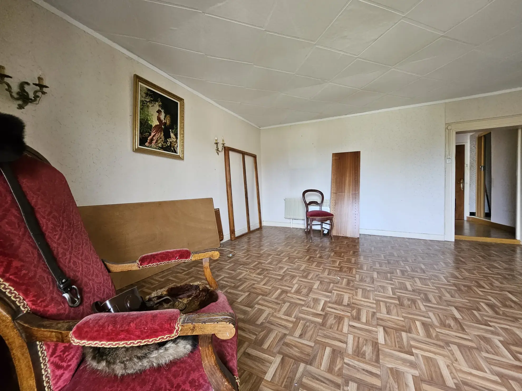 Maison à rénover de 220 m² au centre de Pontarlier avec jardin et atelier 