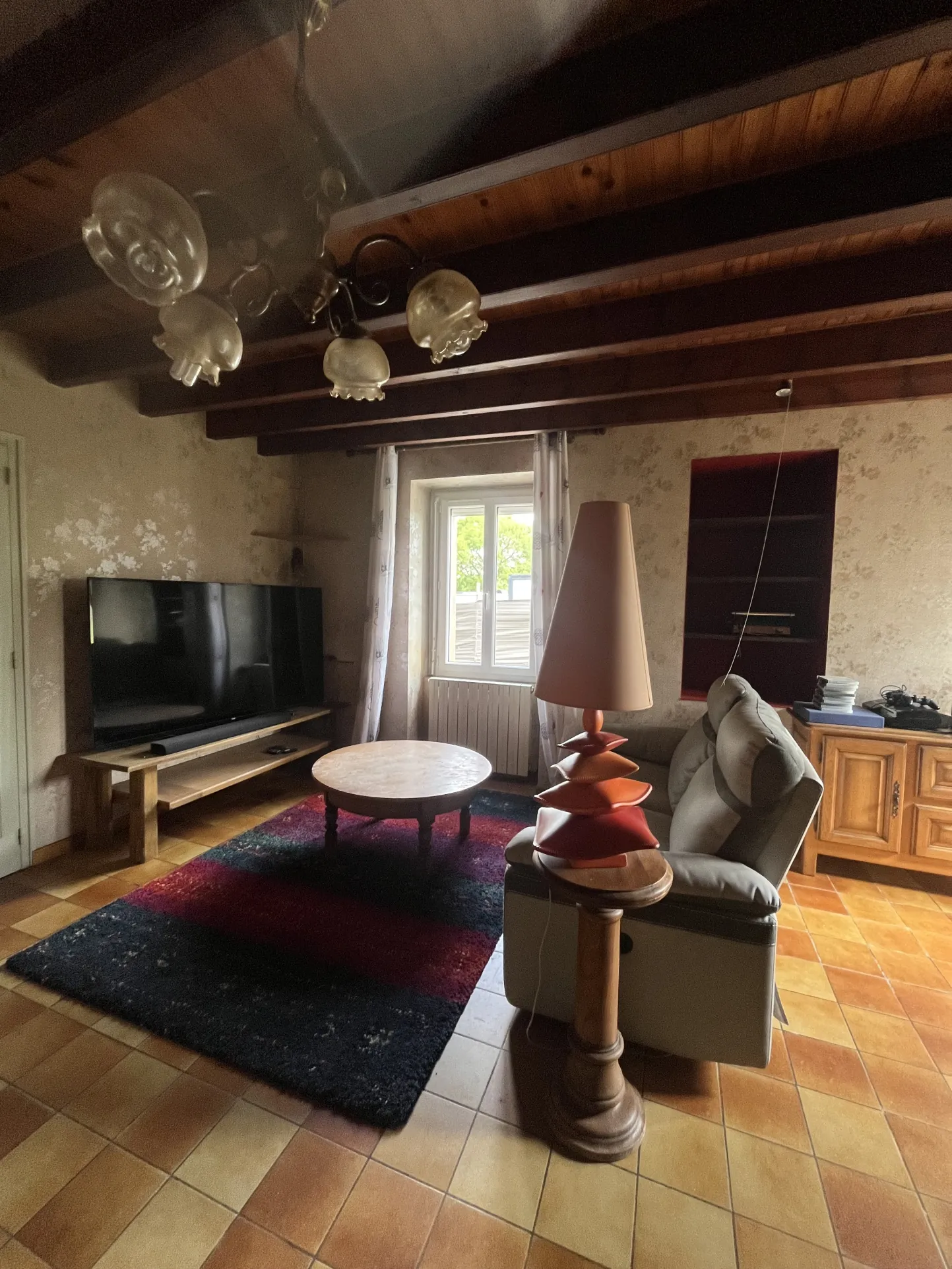 Maison à rénover de 66 m² avec garage et terrain à Grand Auverne