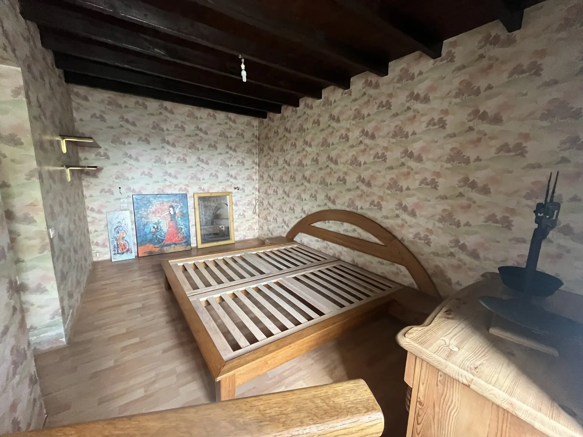 Maison à rénover de 66 m² avec garage et terrain à Grand Auverne 