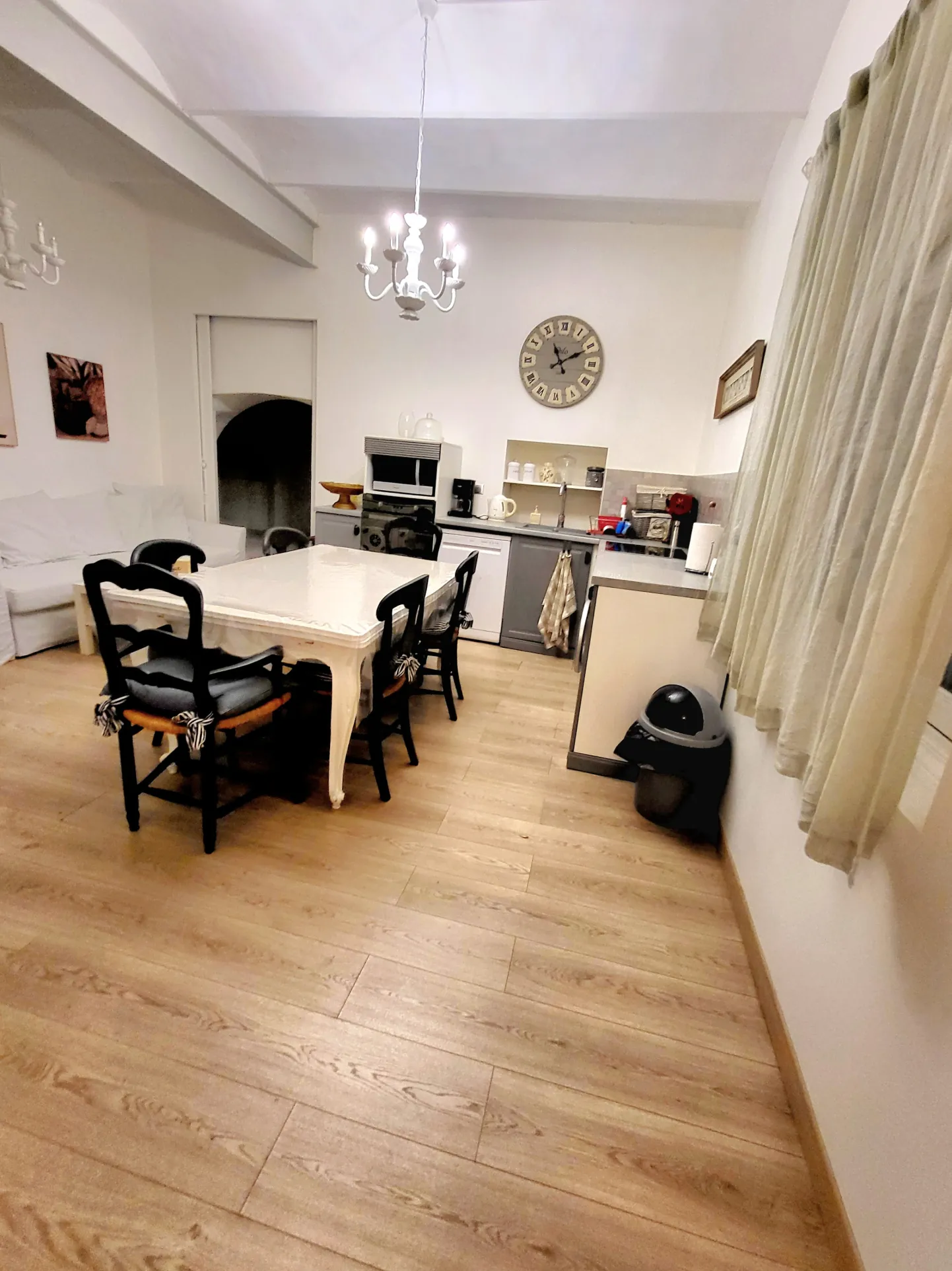 Appartement T3 à vendre à Frontignan avec cave et cour, proche commodités 