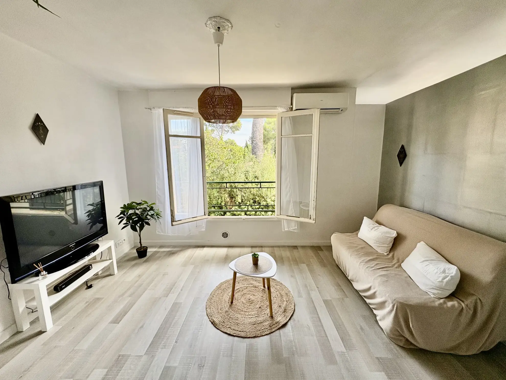 Appartement 2 pièces avec jardin privé à 300 m des plages à La Seyne-sur-Mer 