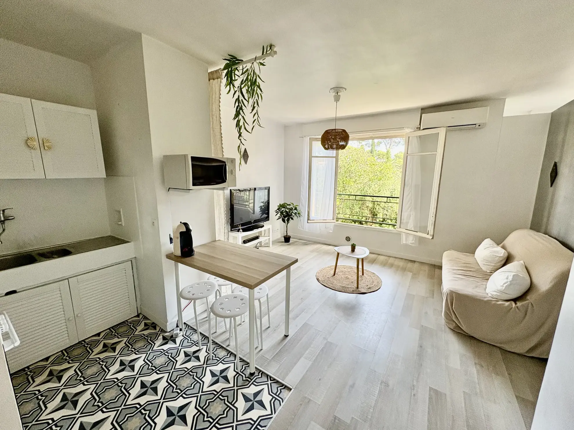 Appartement 2 pièces avec jardin privé à 300 m des plages à La Seyne-sur-Mer 