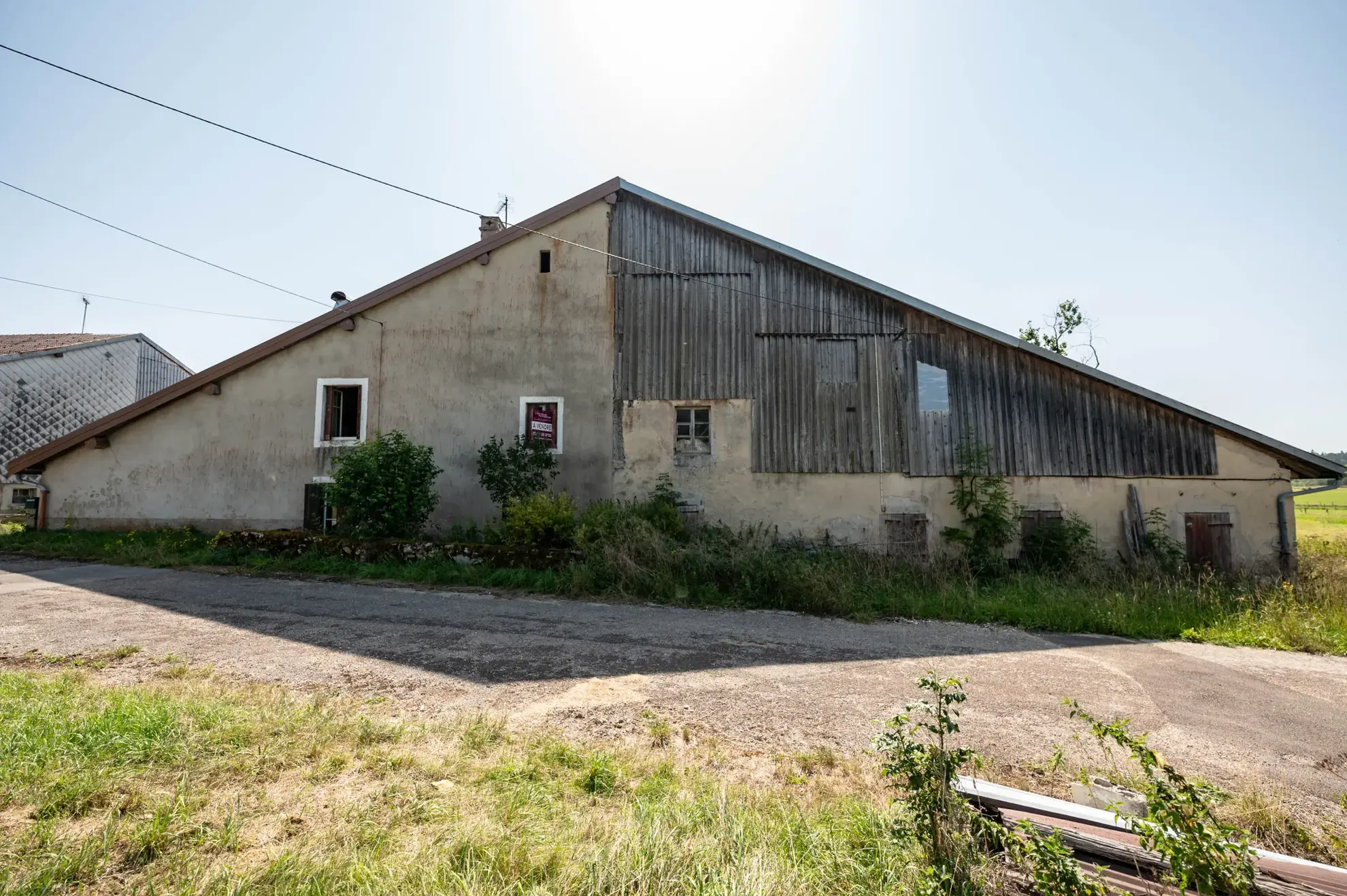 Ferme mitoyenne à Cuvier - Charme, espace et potentiel - 165 000 EUR 