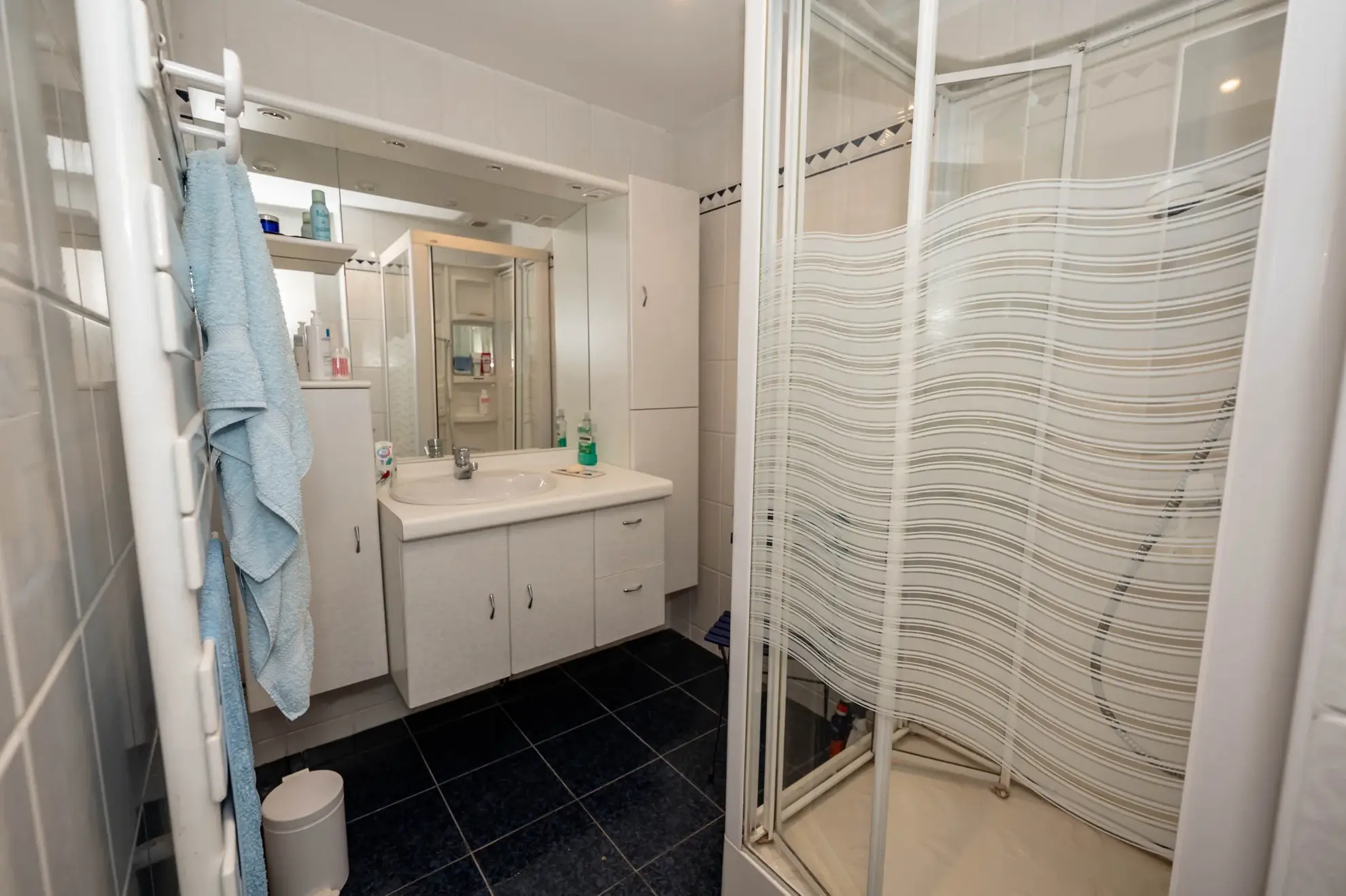 Ferme mitoyenne à Cuvier - Charme, espace et potentiel - 165 000 EUR 