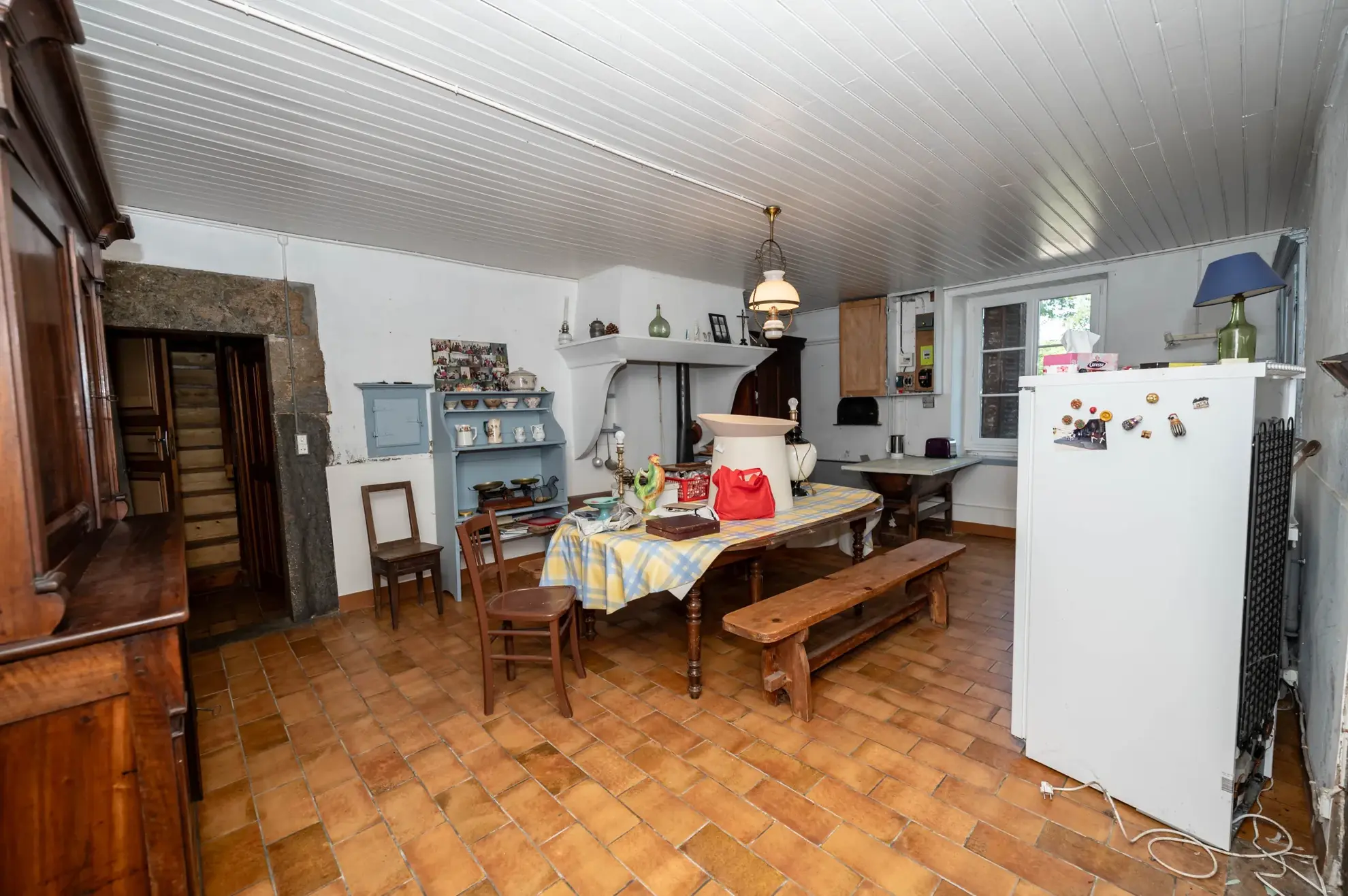 Ferme mitoyenne à Cuvier - Charme, espace et potentiel - 165 000 EUR 