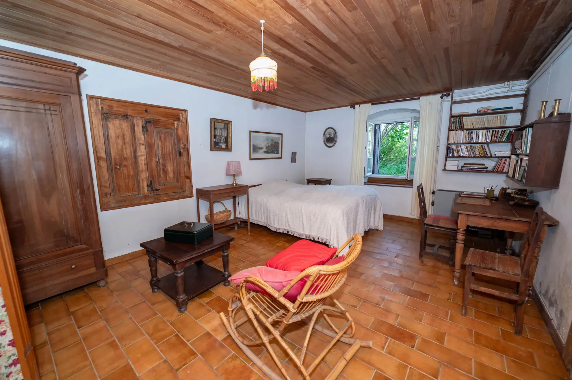 Ferme mitoyenne à Cuvier - Charme, espace et potentiel - 165 000 EUR 