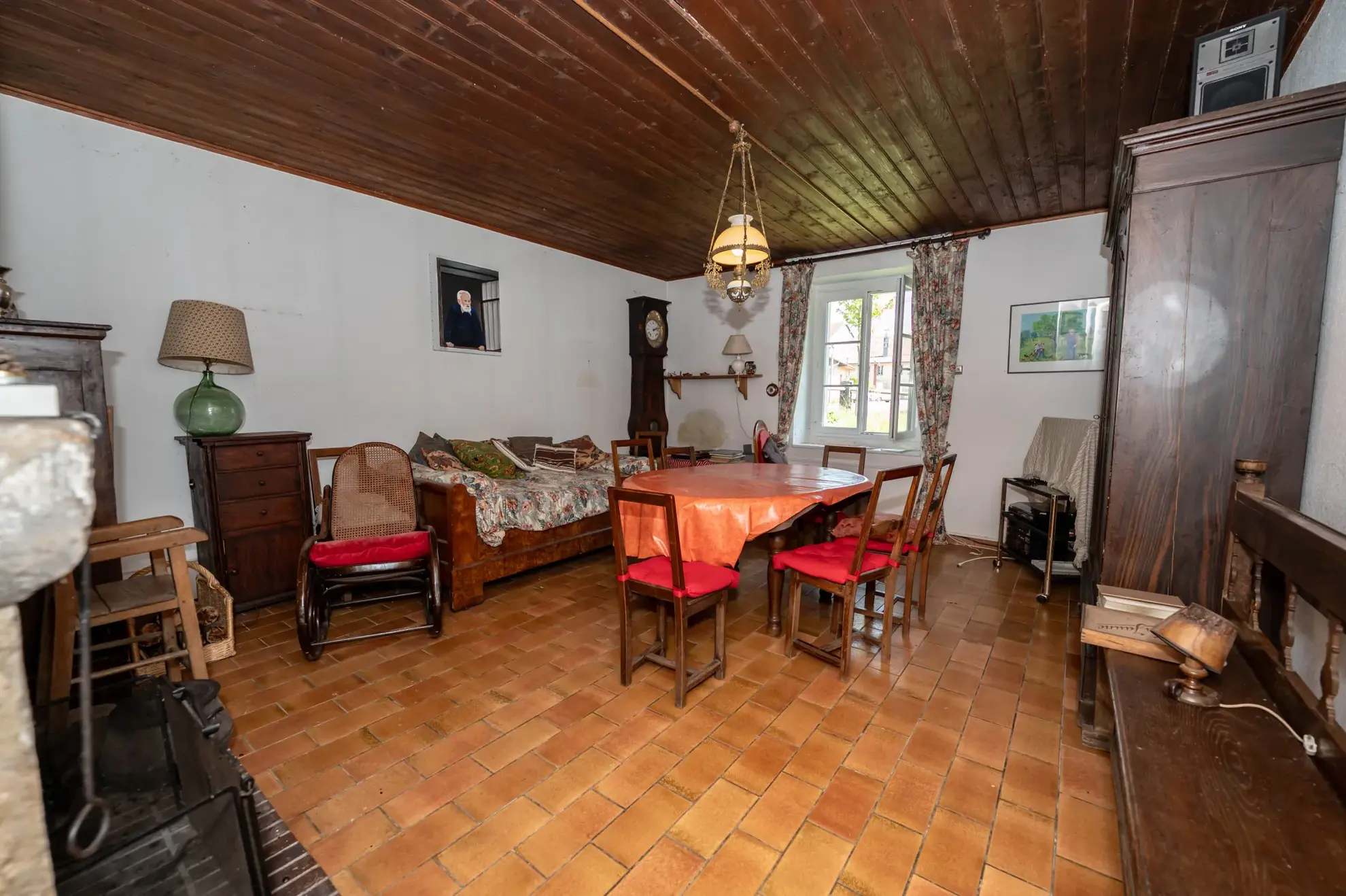 Ferme mitoyenne à Cuvier - Charme, espace et potentiel - 165 000 EUR 