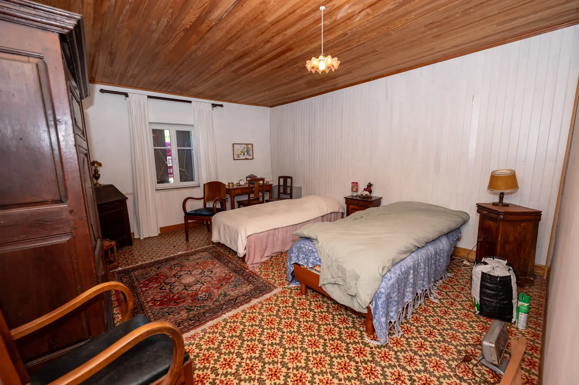 Ferme mitoyenne à Cuvier - Charme, espace et potentiel - 165 000 EUR 