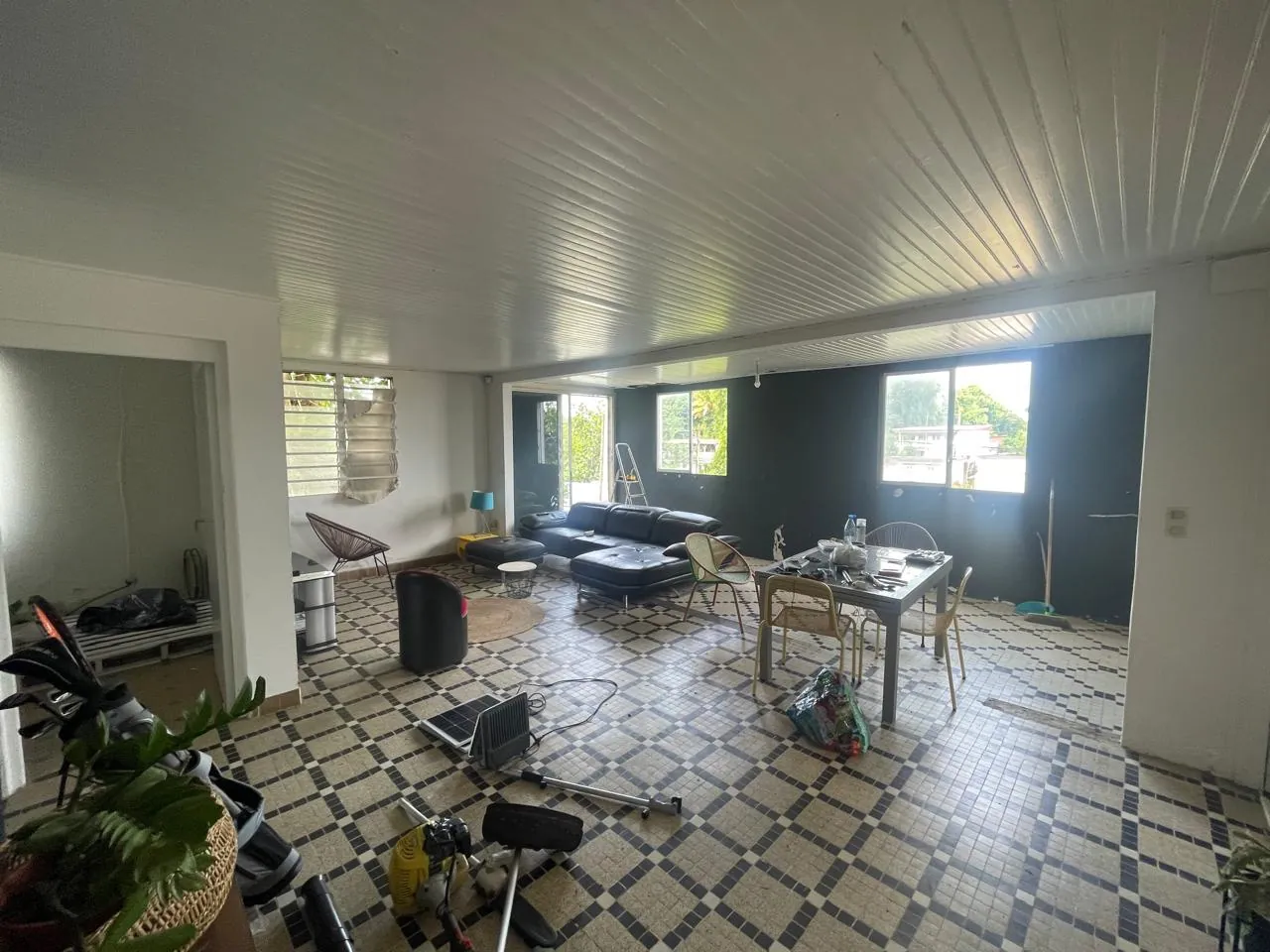 Belle maison 2 niveaux avec appartement F2 indépendant à Fort de France 