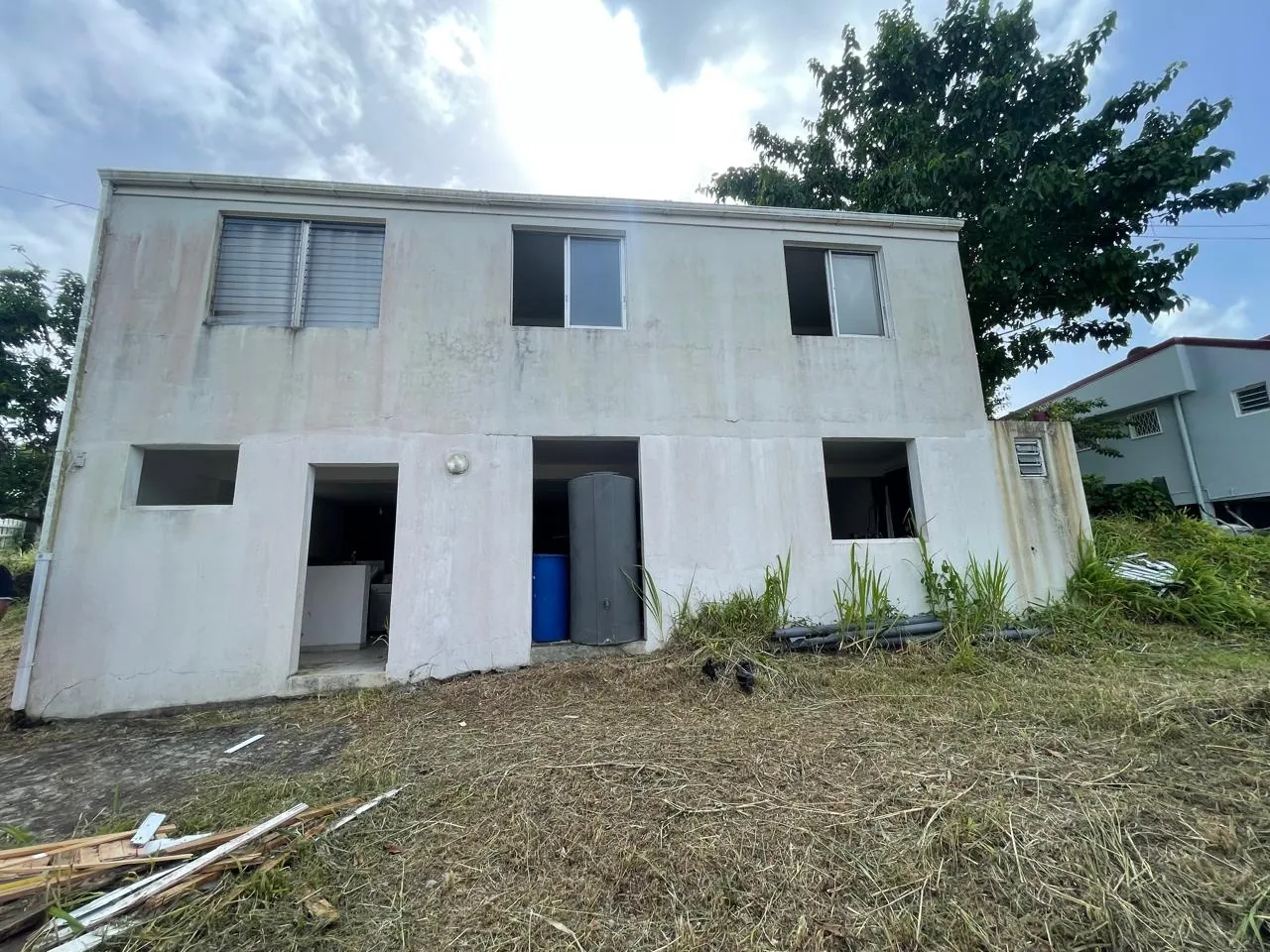 Belle maison 2 niveaux avec appartement F2 indépendant à Fort de France 