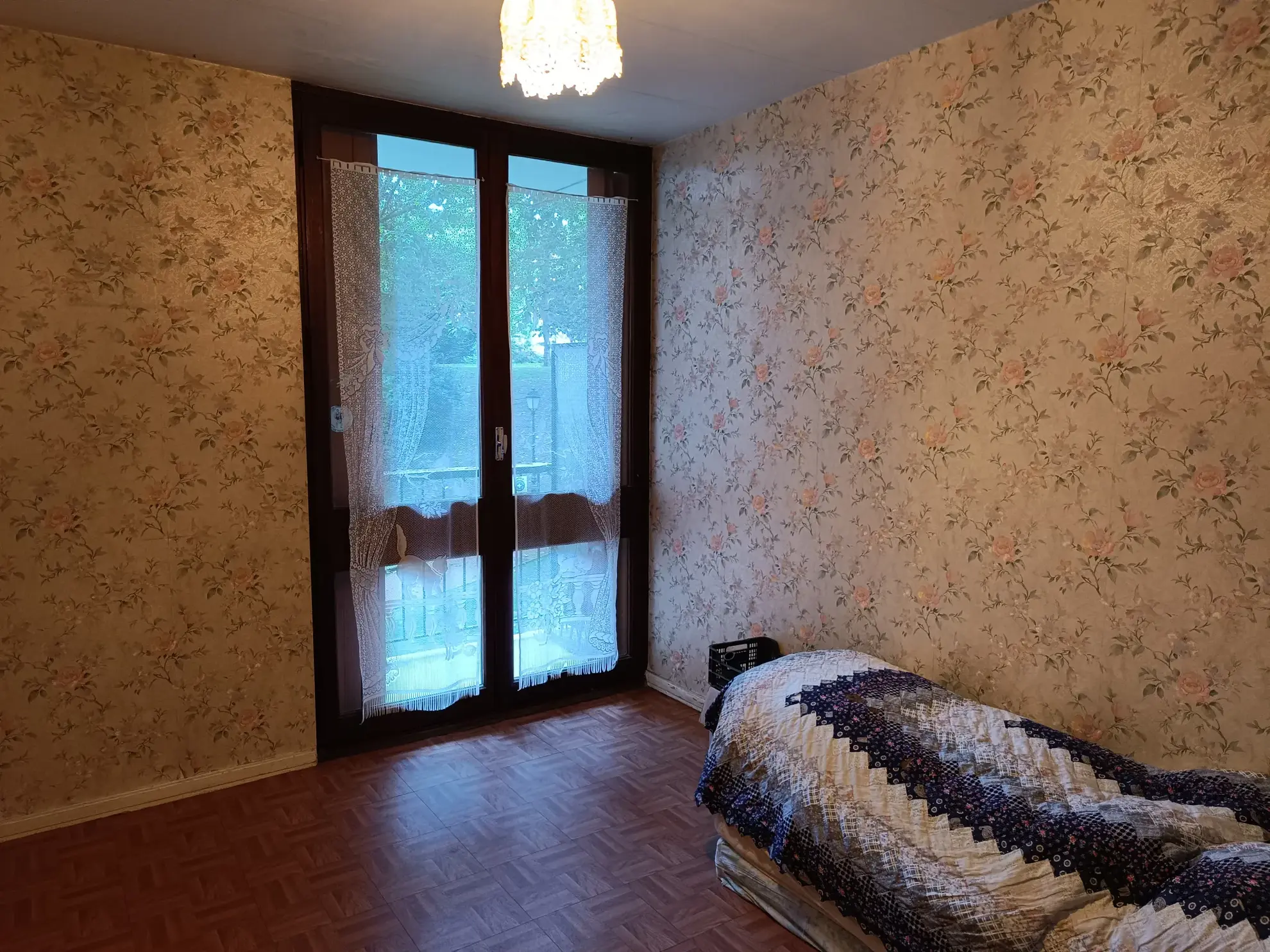 Bel appartement 3 chambres à rénover à Fontenay-le-Fleury avec vue dégagée 