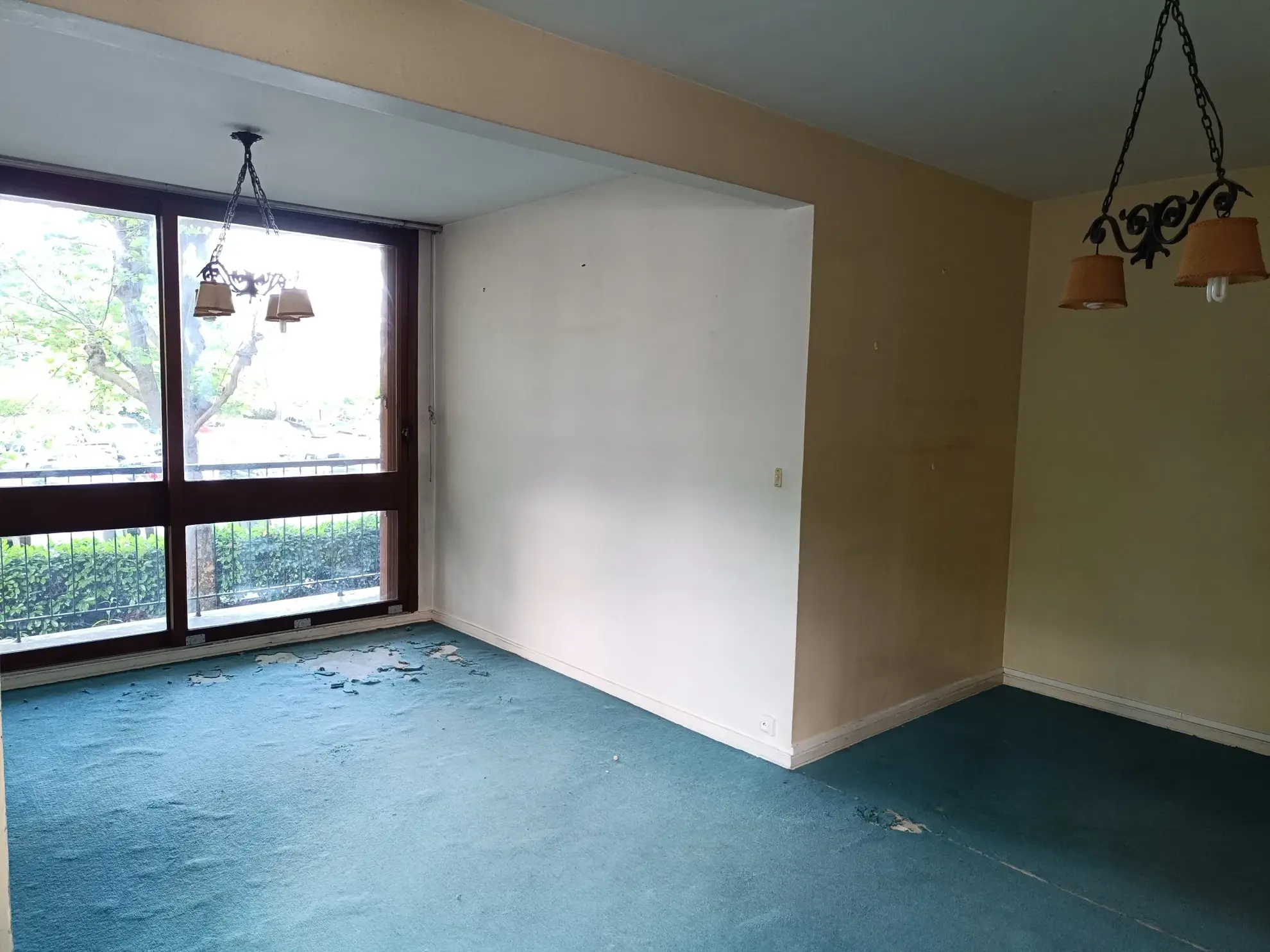Bel appartement 3 chambres à rénover à Fontenay-le-Fleury avec vue dégagée 