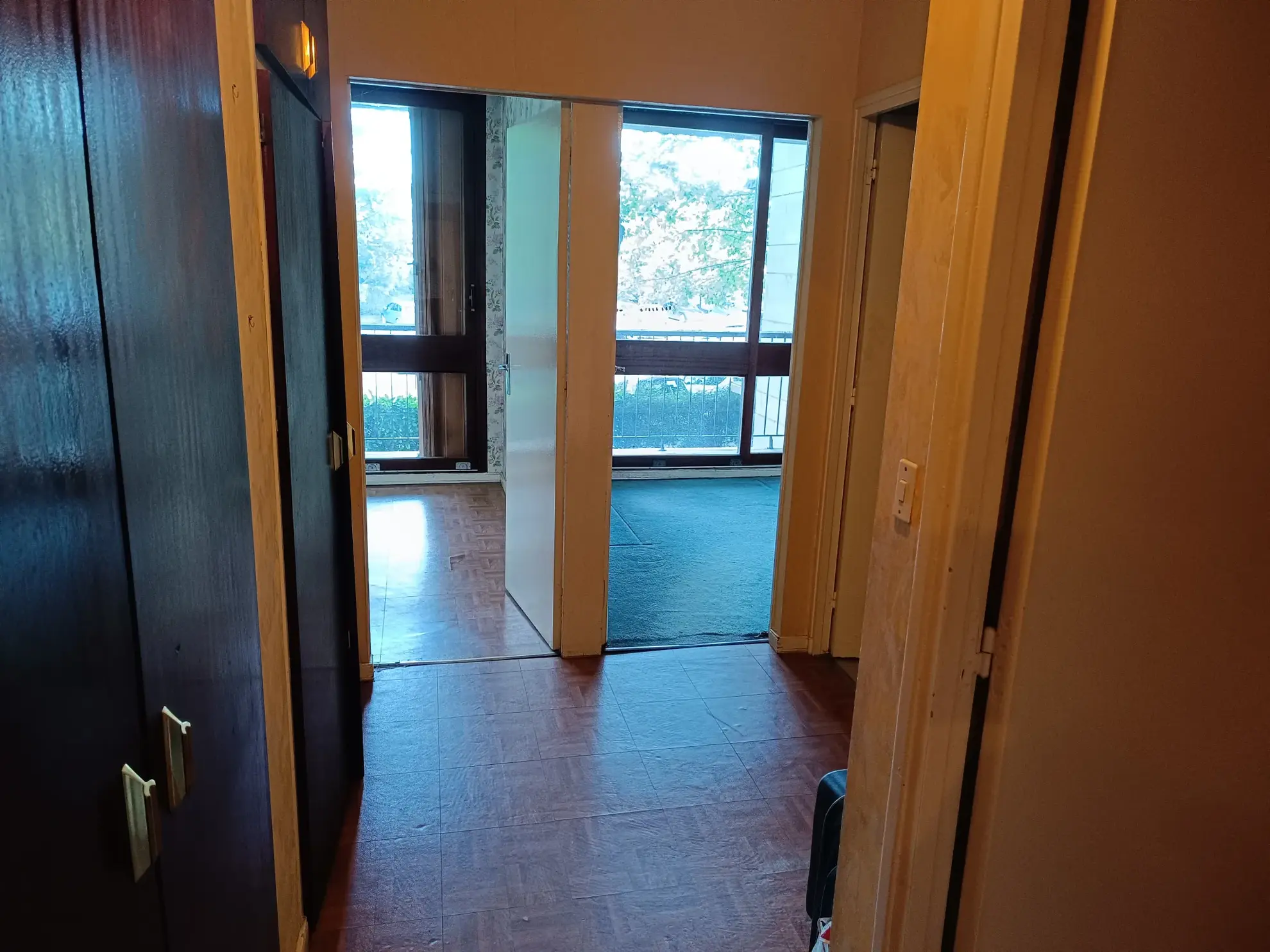 Bel appartement 3 chambres à rénover à Fontenay-le-Fleury avec vue dégagée 