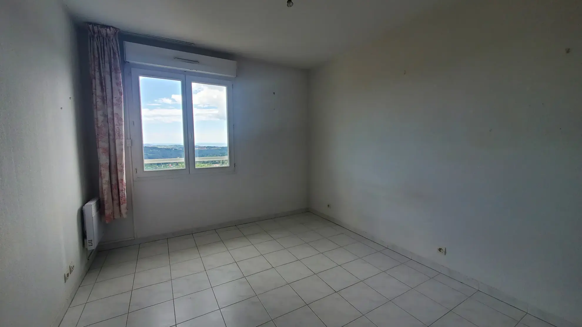 Appartement T2 de 49,65 m² avec terrasse, garage et cave à Grasse 