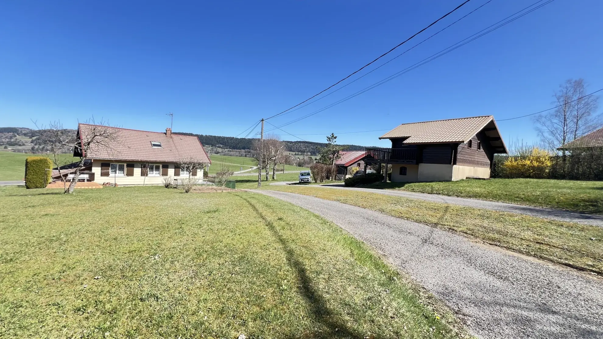 Terrain constructible de 733 m² au bord du lac Saint Point à Les Grangettes 