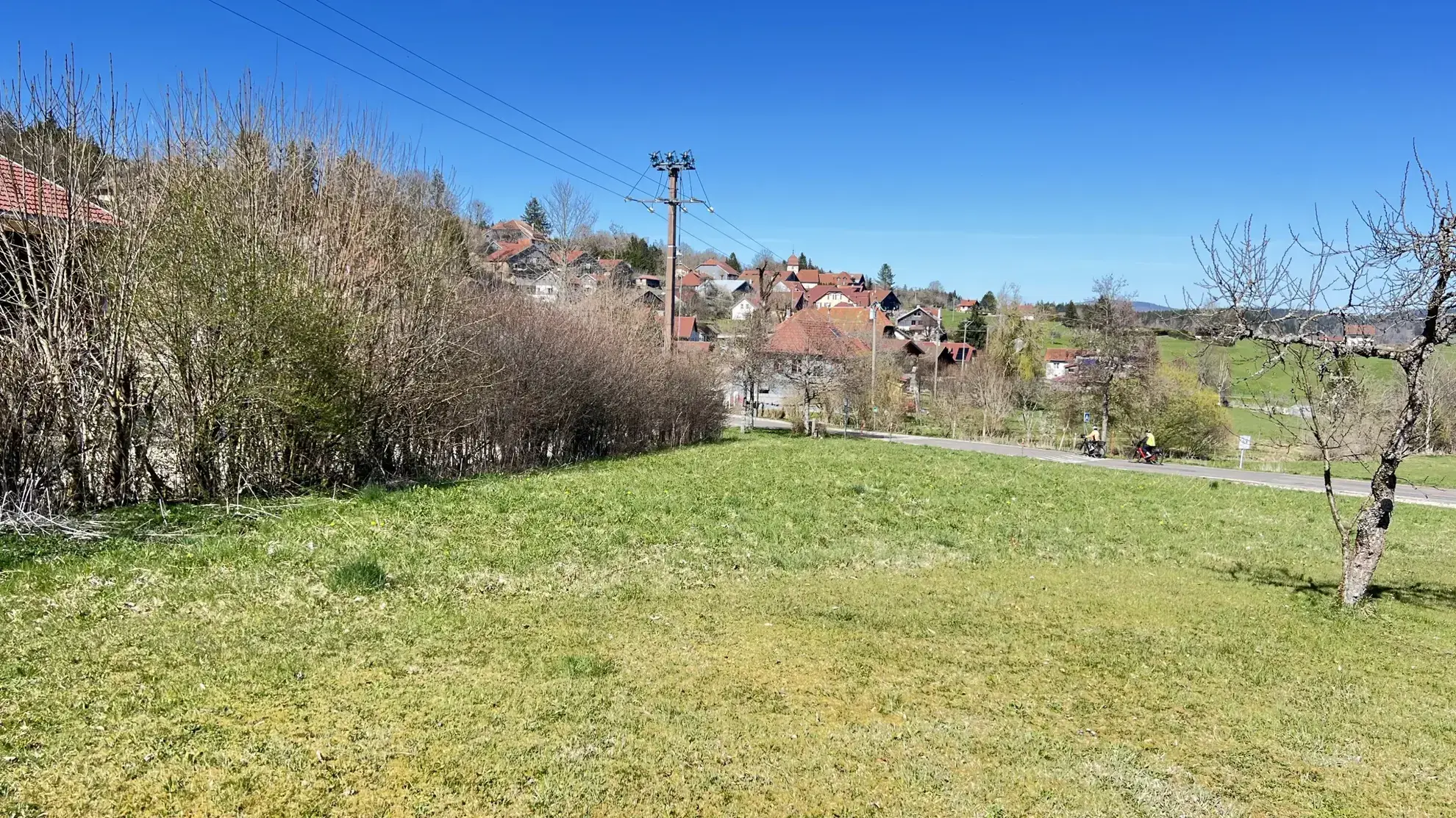 Terrain constructible de 733 m² au bord du lac Saint Point à Les Grangettes 