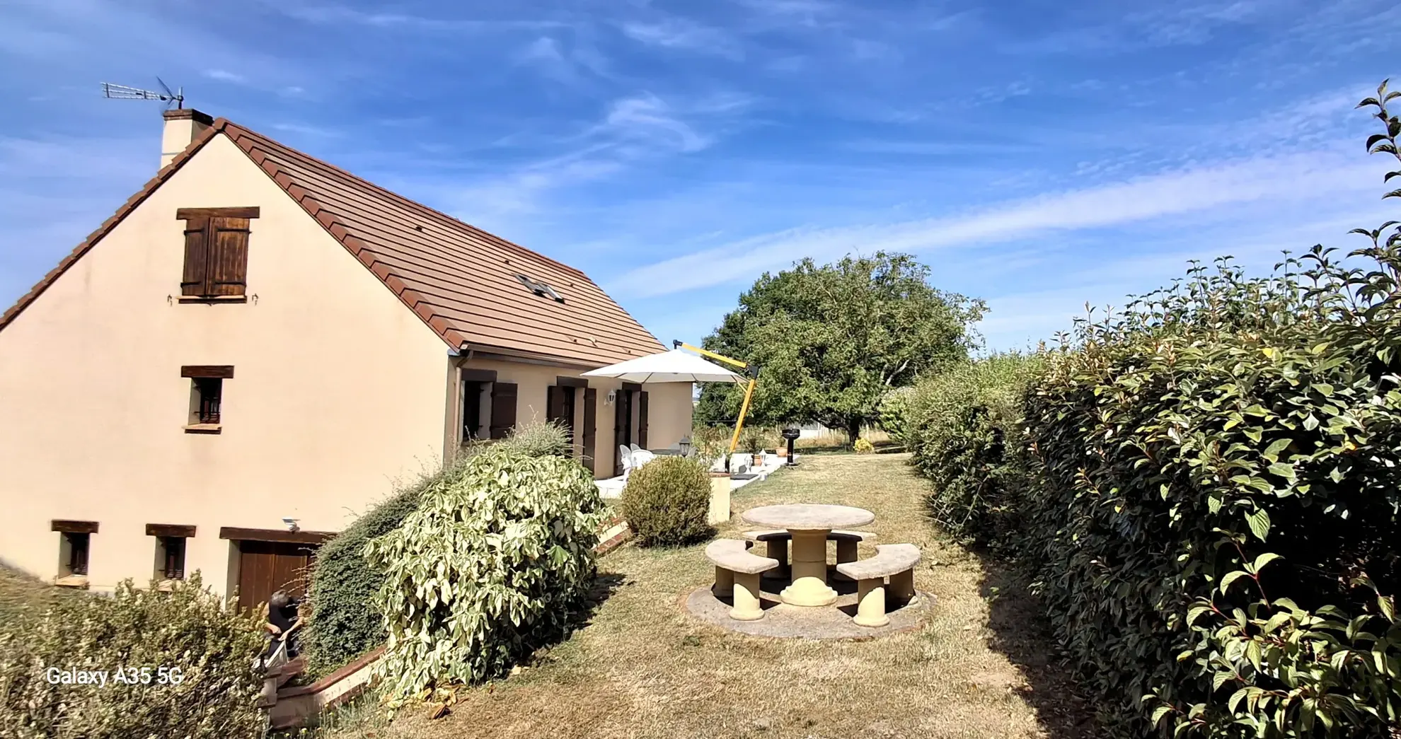 Maison familiale de 172 m² avec grand terrain et sous-sol aménagé à Fleury la Vallée