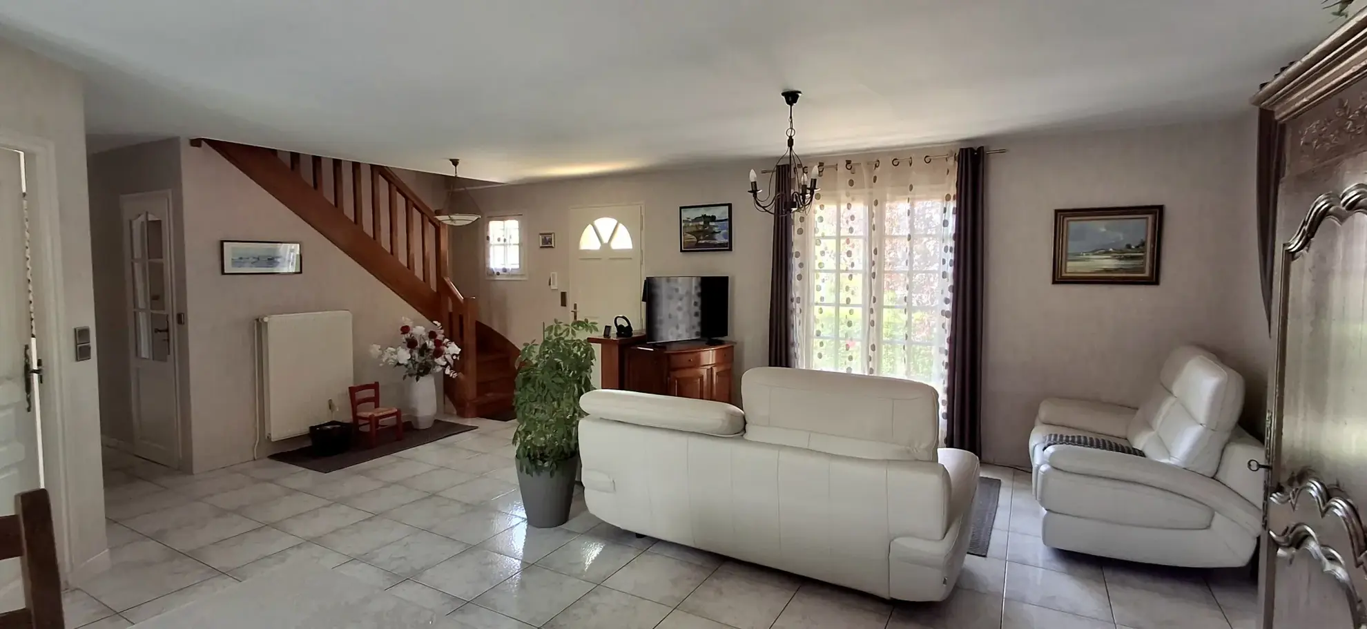 Maison familiale de 172 m² avec grand terrain et sous-sol aménagé à Fleury la Vallée 