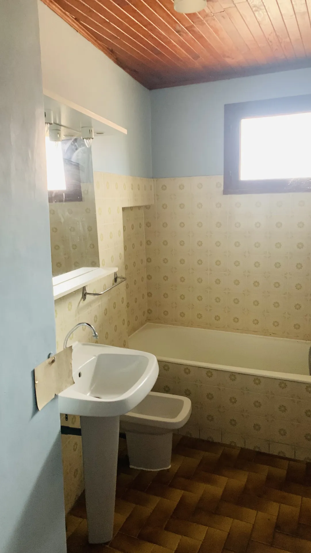 Immeuble de rapport à vendre à Ceilhes et Rocozels, 114 m² avec 2 appartements entièrement rénovables 