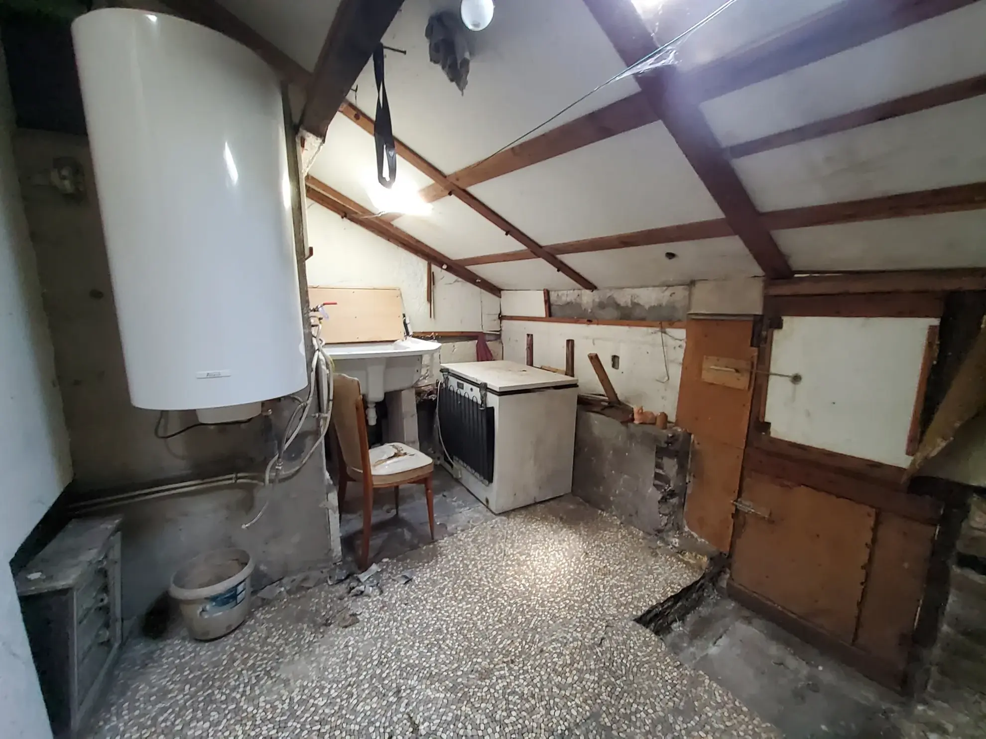 Maison de village à rénover de 61 m² à Fumay (08) - Opportunité 