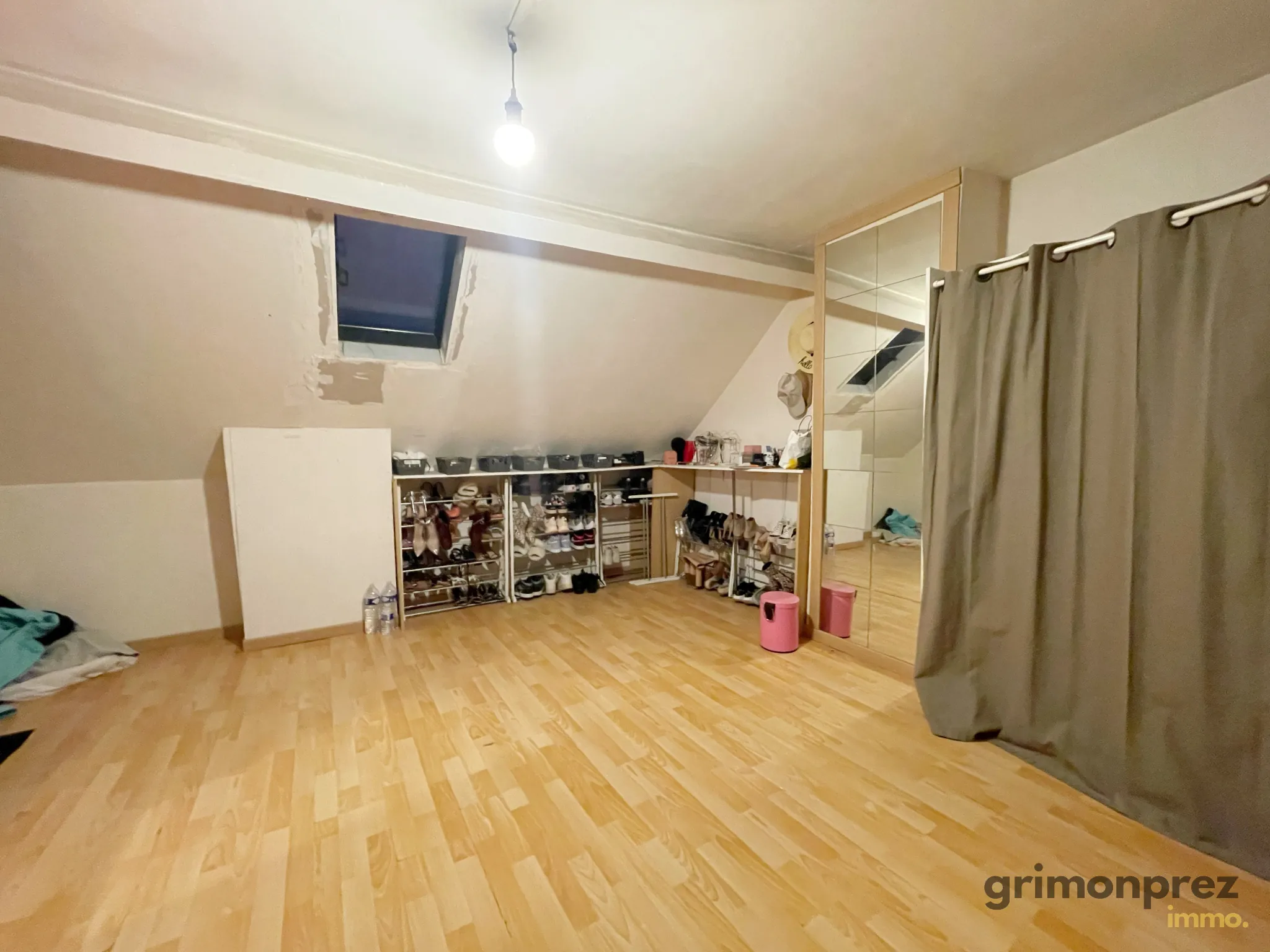 Maison de 116 m² avec 3 chambres à Roubaix, travaux à prévoir, secteur central 