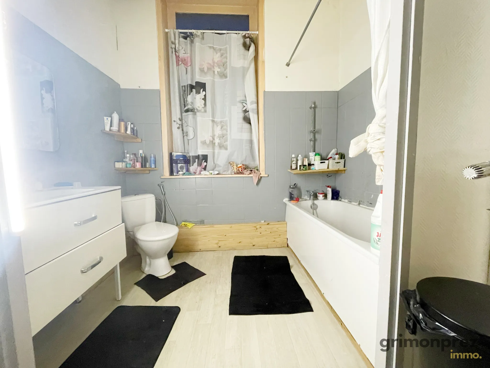 Maison de 116 m² avec 3 chambres à Roubaix, travaux à prévoir, secteur central 