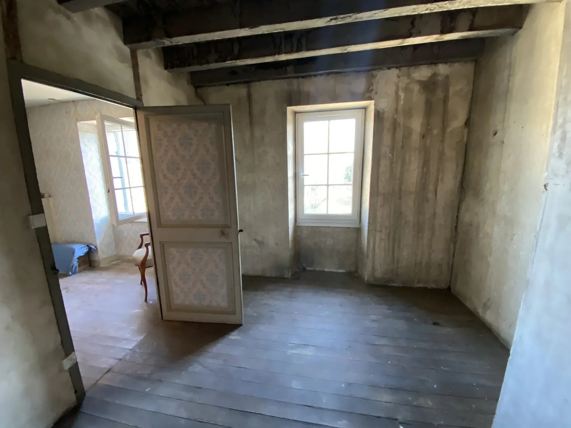 Vente ensemble immobilier à Villandraut avec maison et commerce – parfait pour investissement 