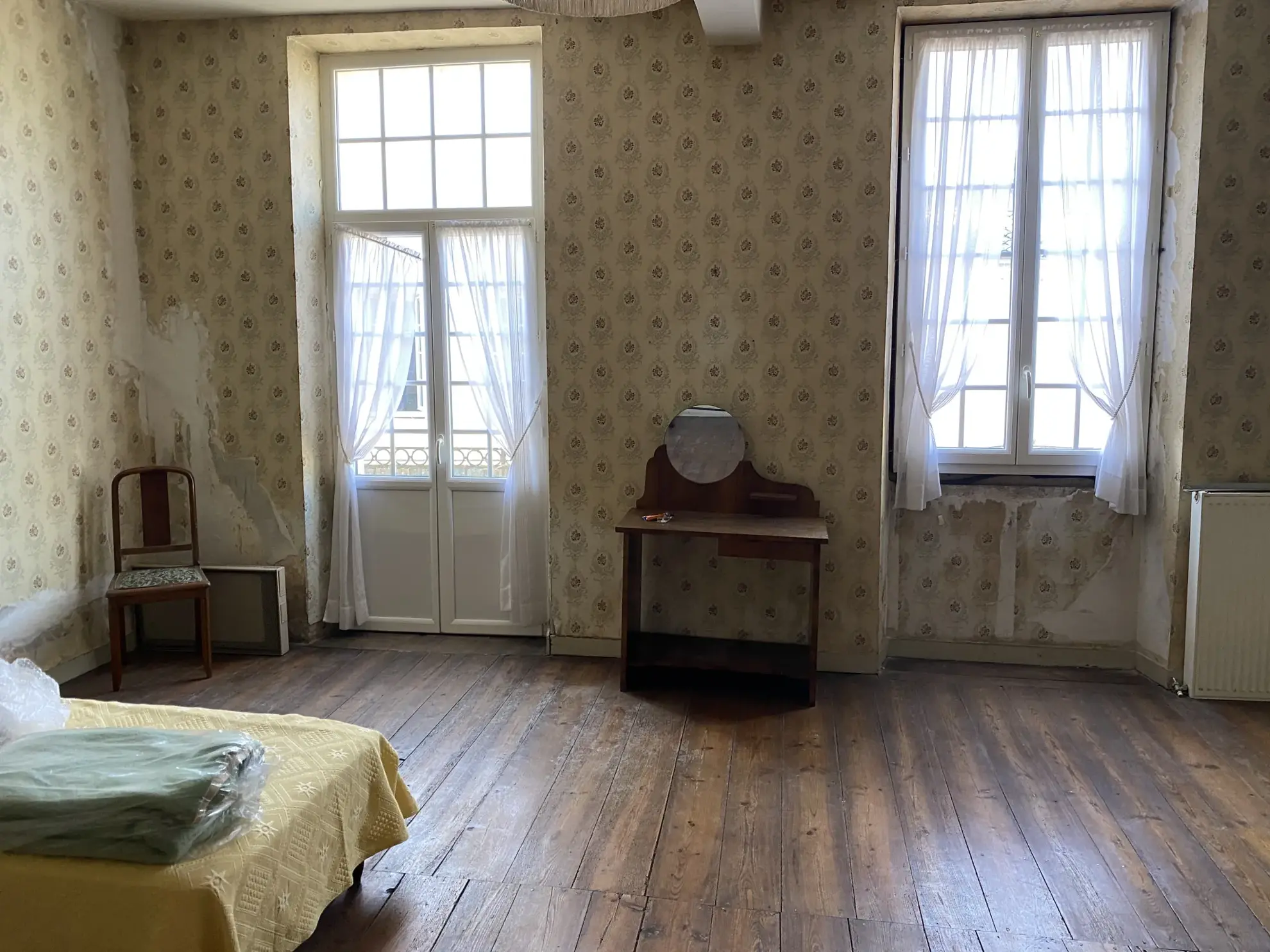 Vente ensemble immobilier à Villandraut avec maison et commerce – parfait pour investissement 