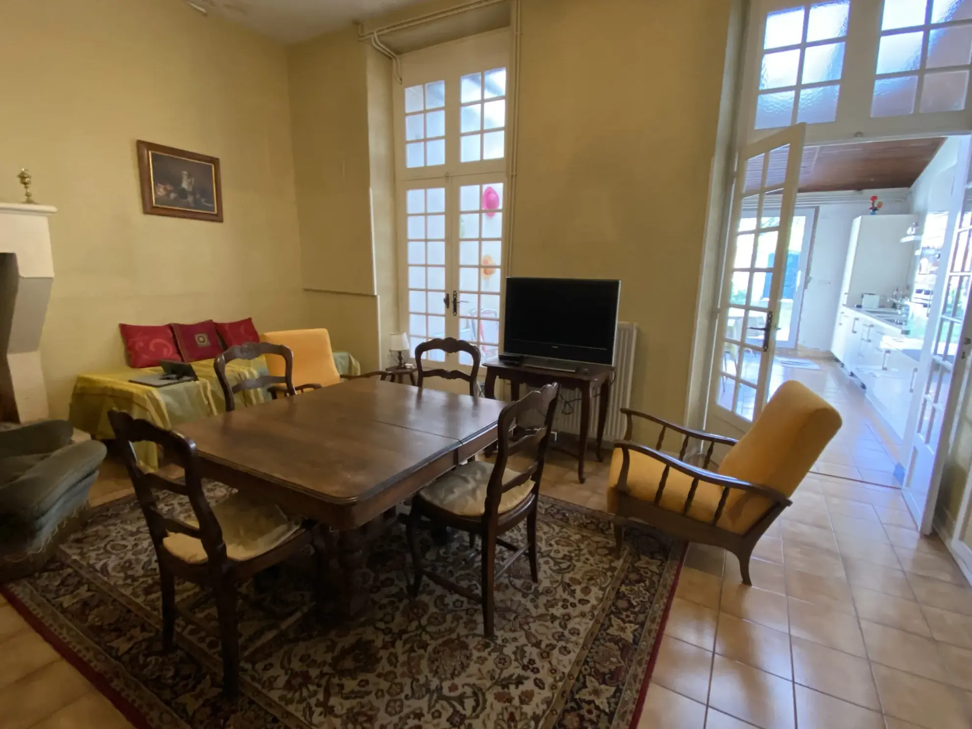 Vente ensemble immobilier à Villandraut avec maison et commerce – parfait pour investissement 