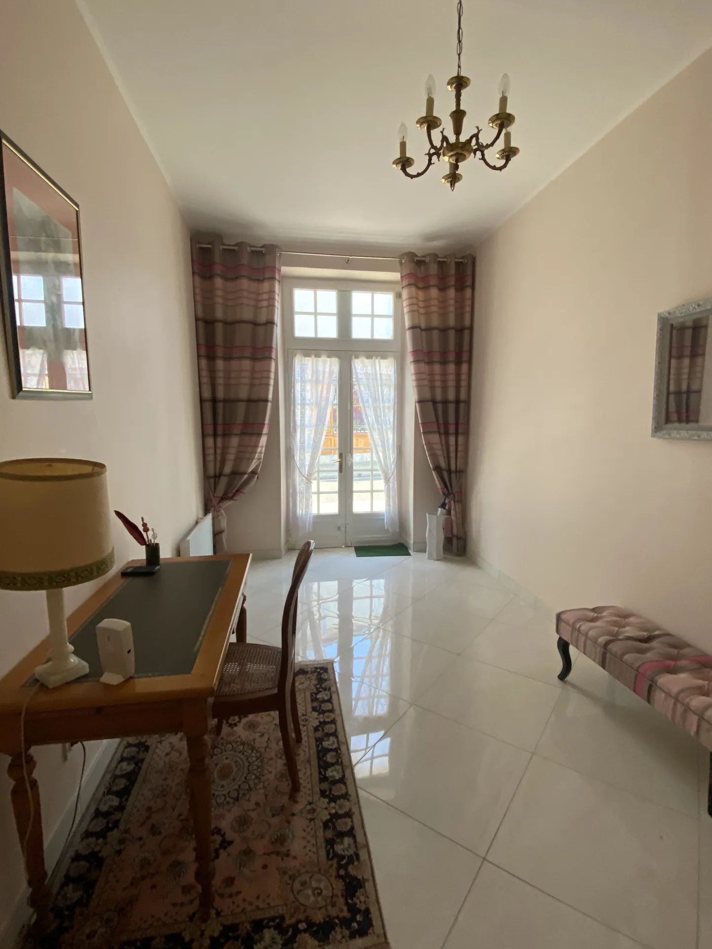 Vente ensemble immobilier à Villandraut avec maison et commerce – parfait pour investissement 