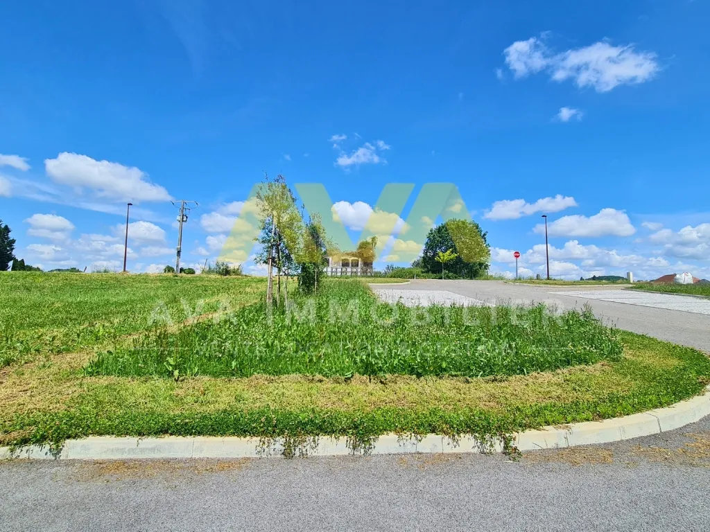 Terrain constructible de 1 237 m² à Arajuzon, proche Navarrenx 