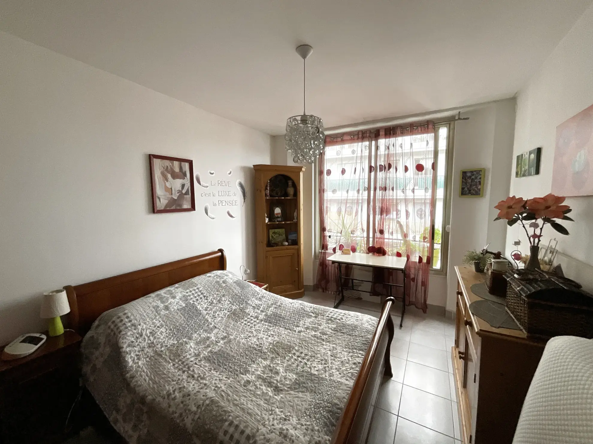 Appartement 2 pièces en dernier étage au centre-ville de Cagnes-sur-Mer avec cave et Balcons 