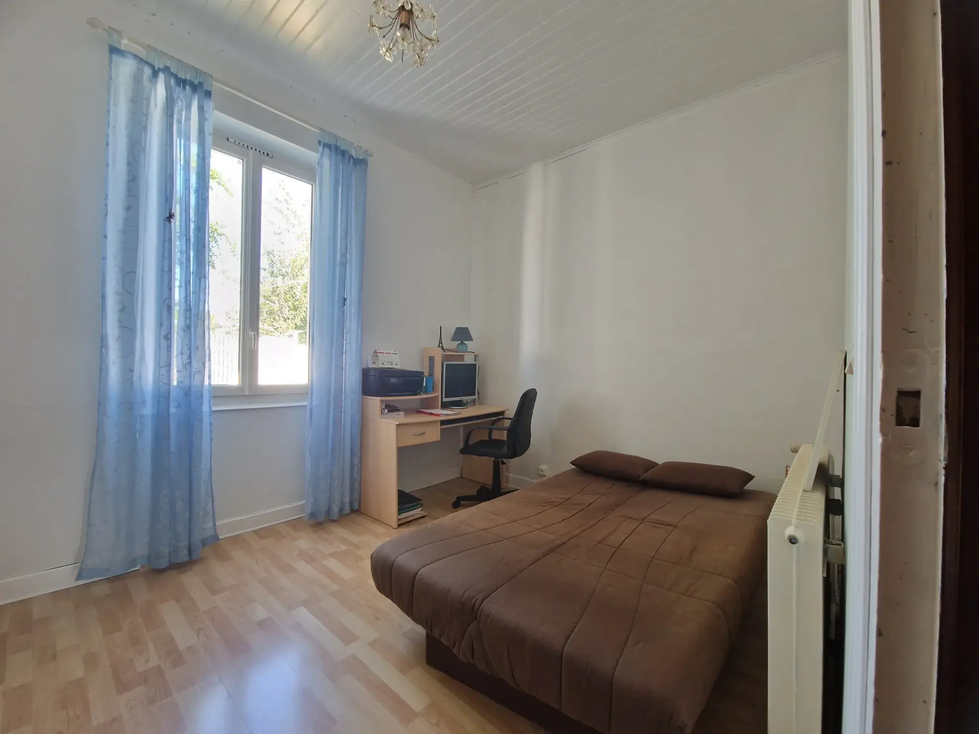 Maison Arcachonnaise à Bazas avec 4 chambres, jardin et garage 