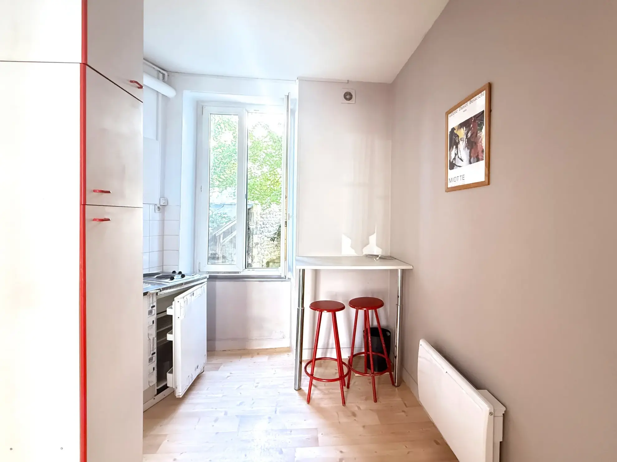 Studio en vente à Caen, appartement F1 dans immeuble en pierre 19e siècle au centre-ville 