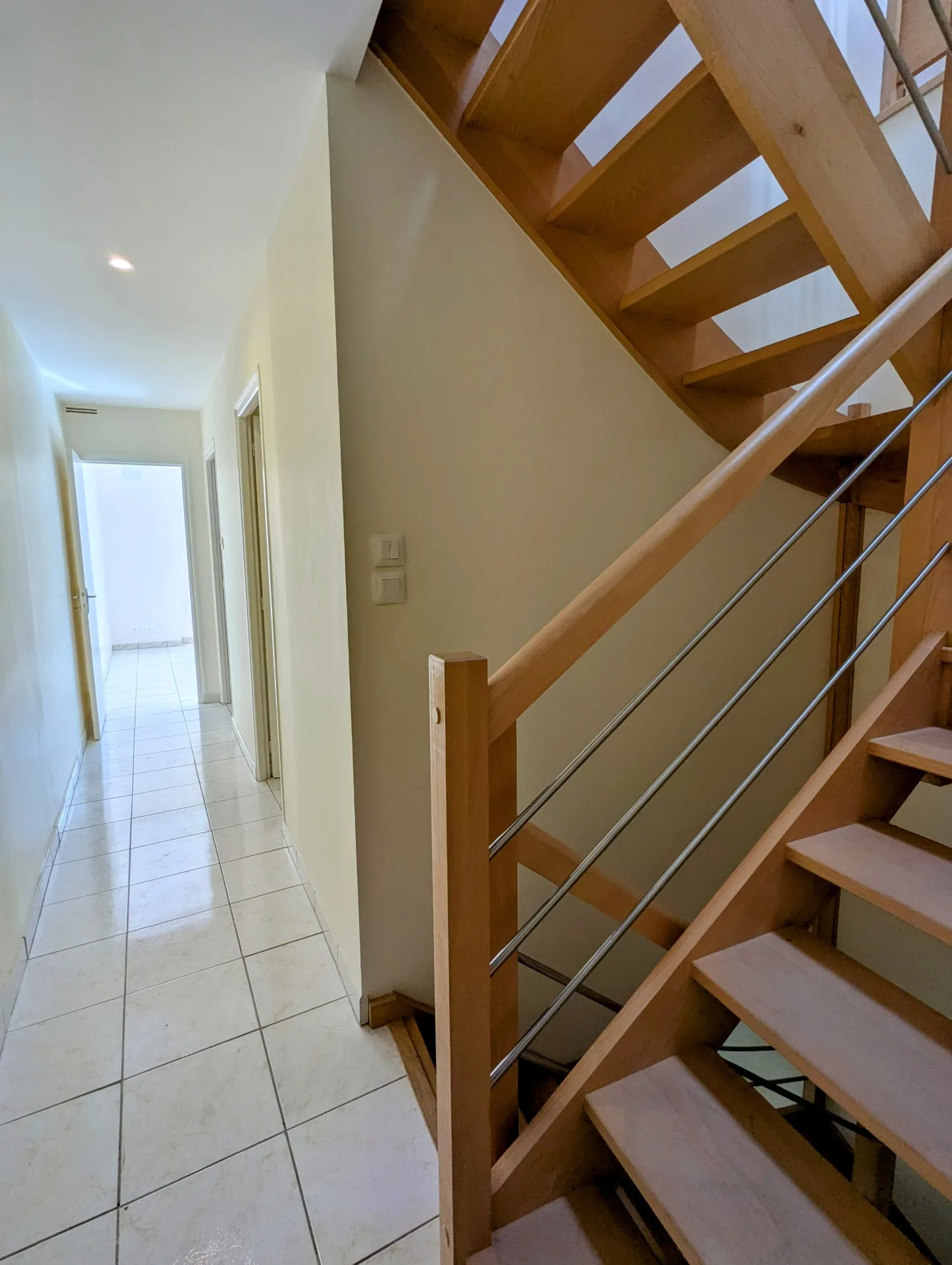 Maison rénovée avec terrasse à Saint Laurent de la Cabrerisse, 3 chambres 