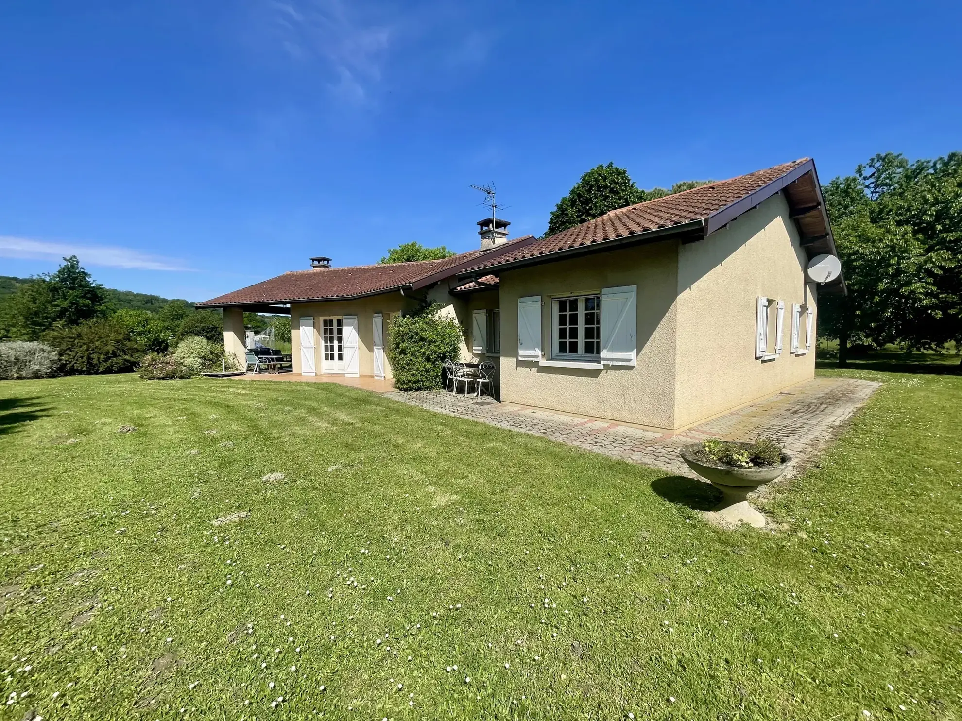 Maison de plain-pied avec 4 chambres à Vic-en-Bigorre - Terrain 3000m²