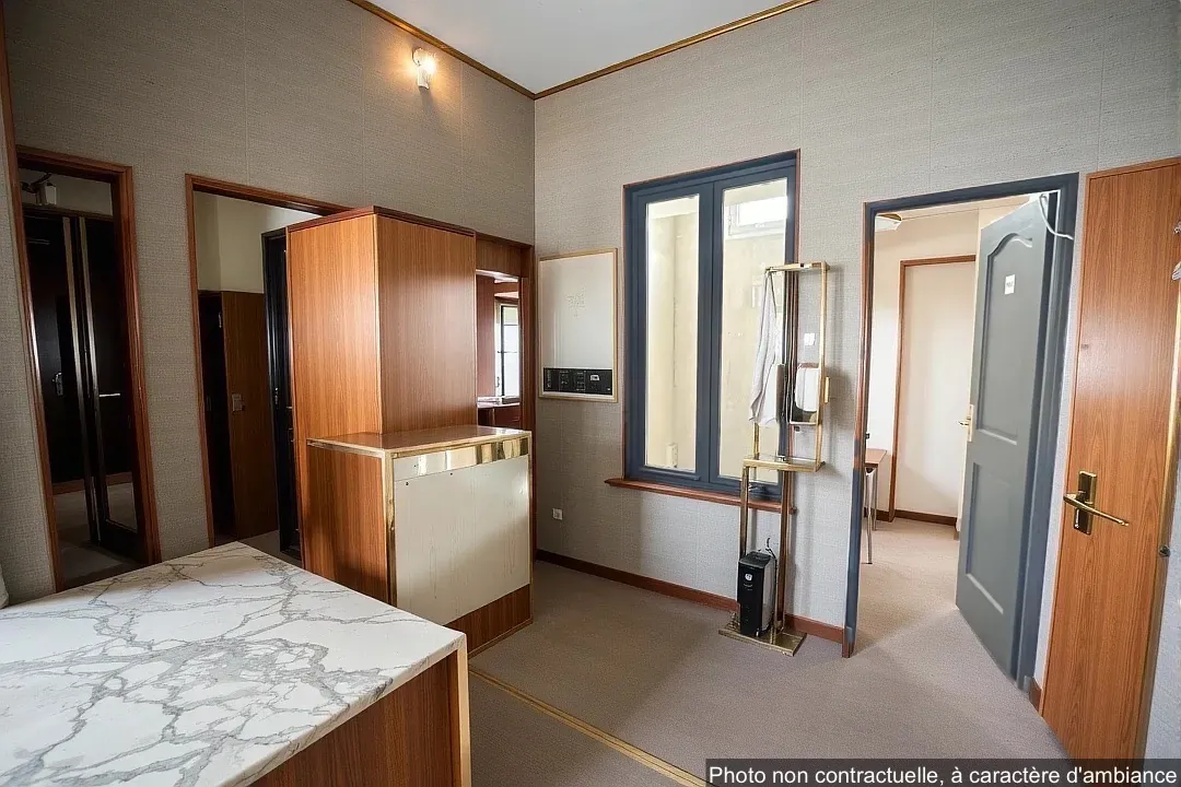 Local commercial de 69 m² à Le Pecq, bail en cours, investissement rentable 