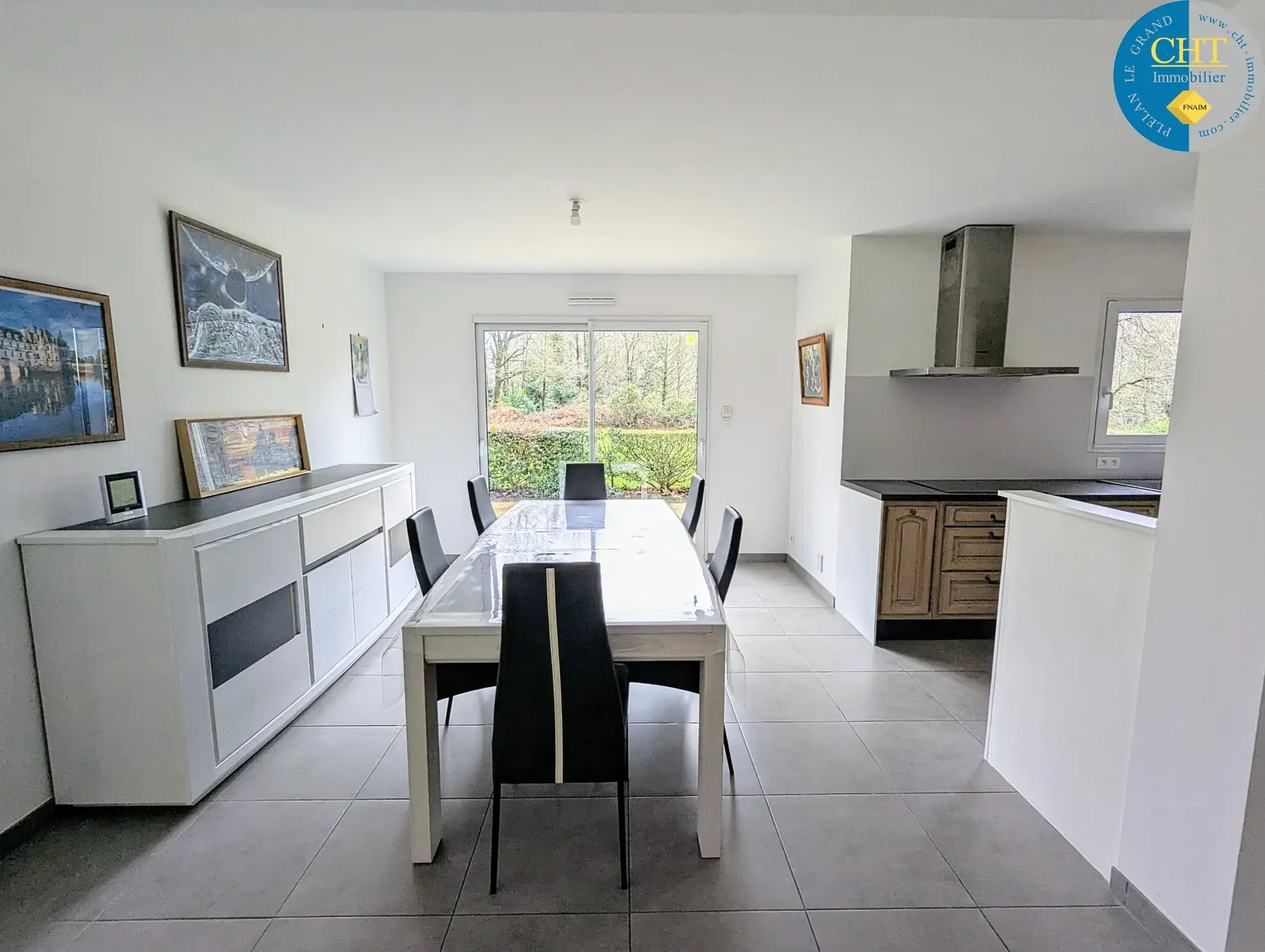 Maison récente à Guer avec 4 chambres, garage et terrain clos - idéal famille 