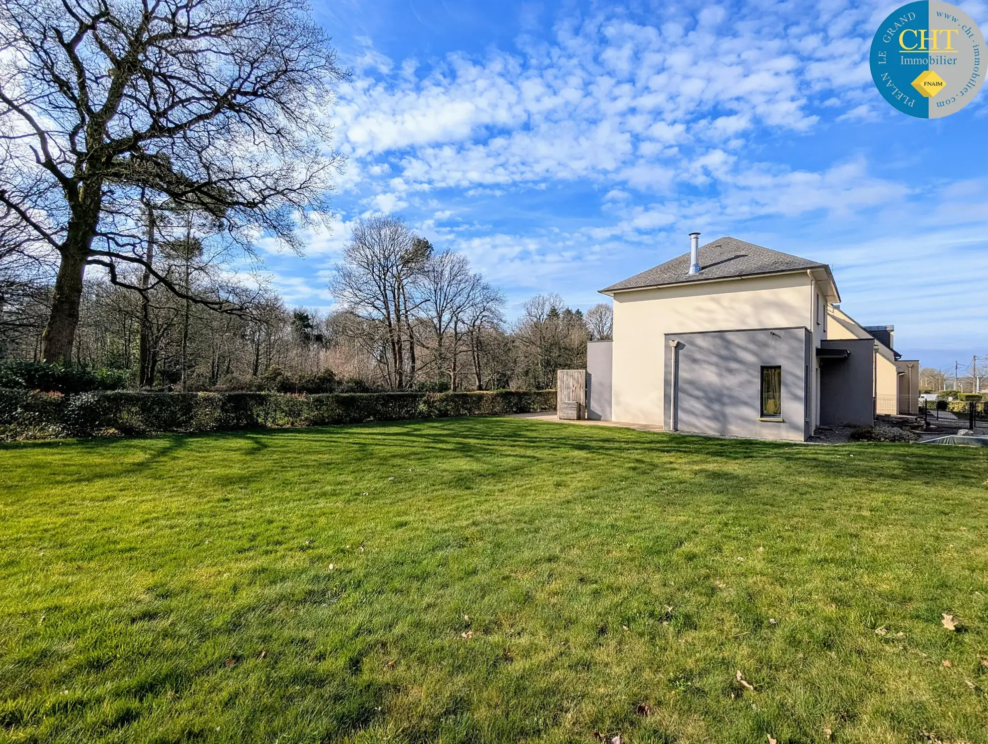 Maison récente à Guer avec 4 chambres, garage et terrain clos - idéal famille 