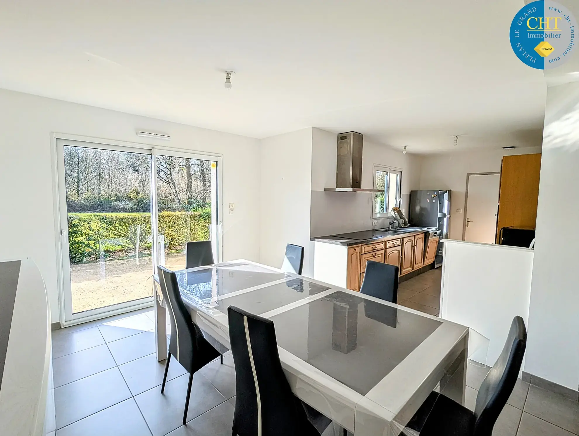 Maison récente à Guer avec 4 chambres, garage et terrain clos - idéal famille 