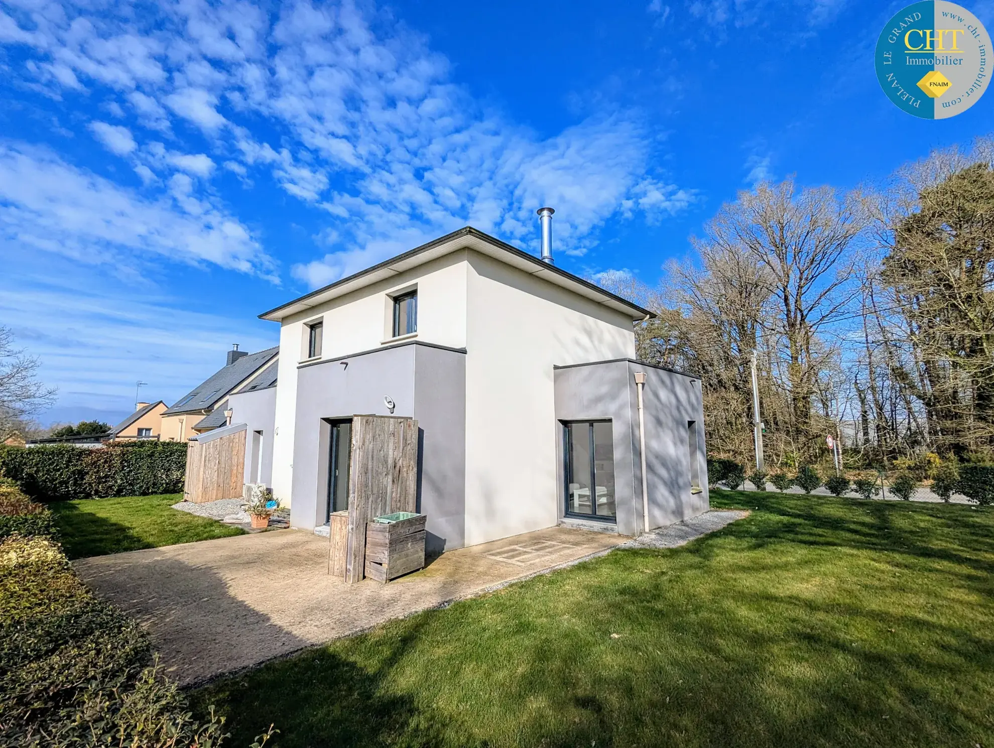 Maison récente à Guer avec 4 chambres, garage et terrain clos - idéal famille 