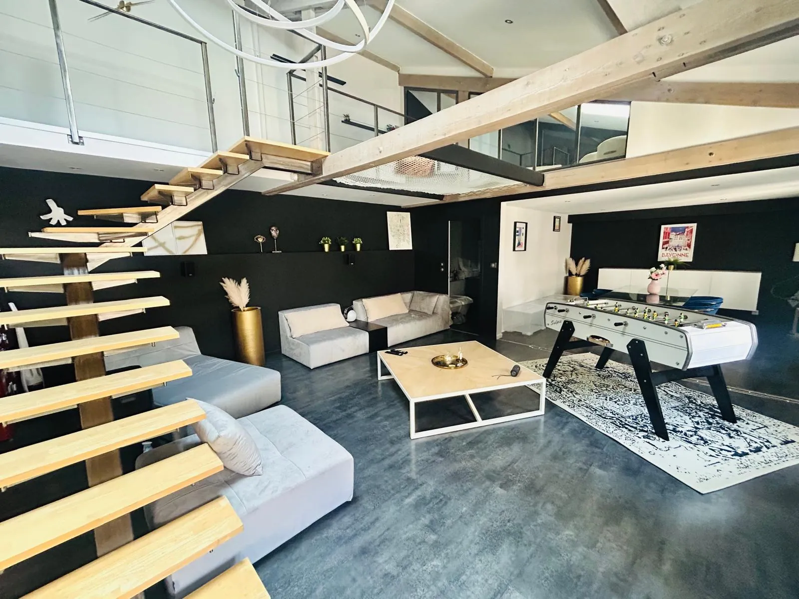 Appartement de 115 m² à Saint-Étienne Gambetta avec 2 chambres, rénové