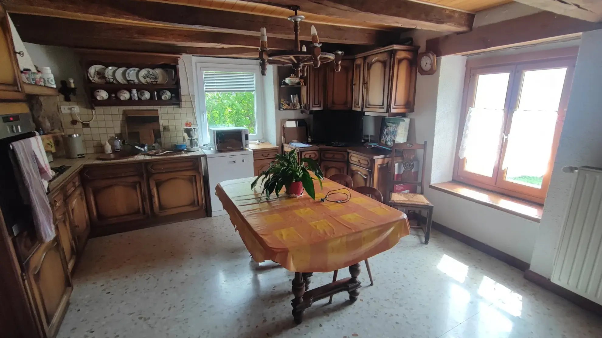 Maison en pierre de 135 m² avec terrain constructible à Villars sous Ecot 