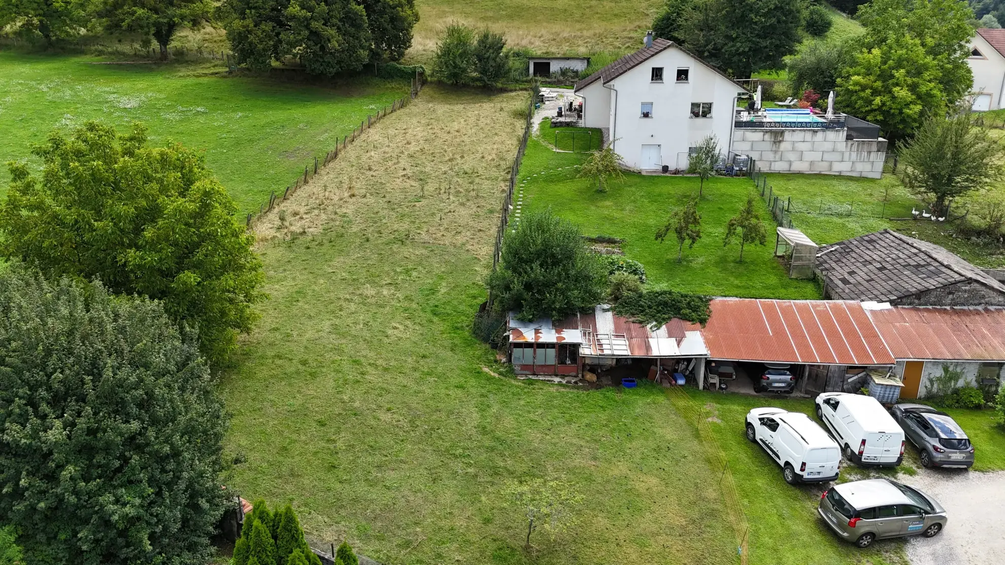 Maison en pierre de 135 m² avec terrain constructible à Villars sous Ecot 