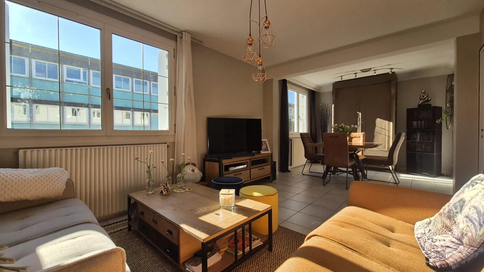 Maison à vendre de 85m² avec piscine à Agen, idéale pour famille 