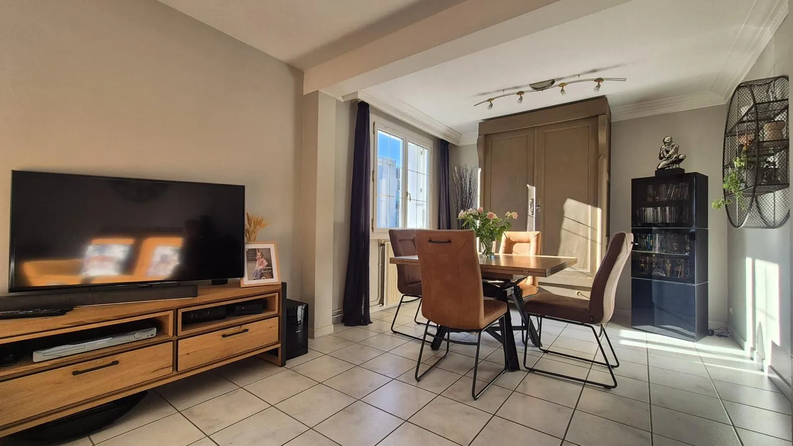 Maison à vendre de 85m² avec piscine à Agen, idéale pour famille 