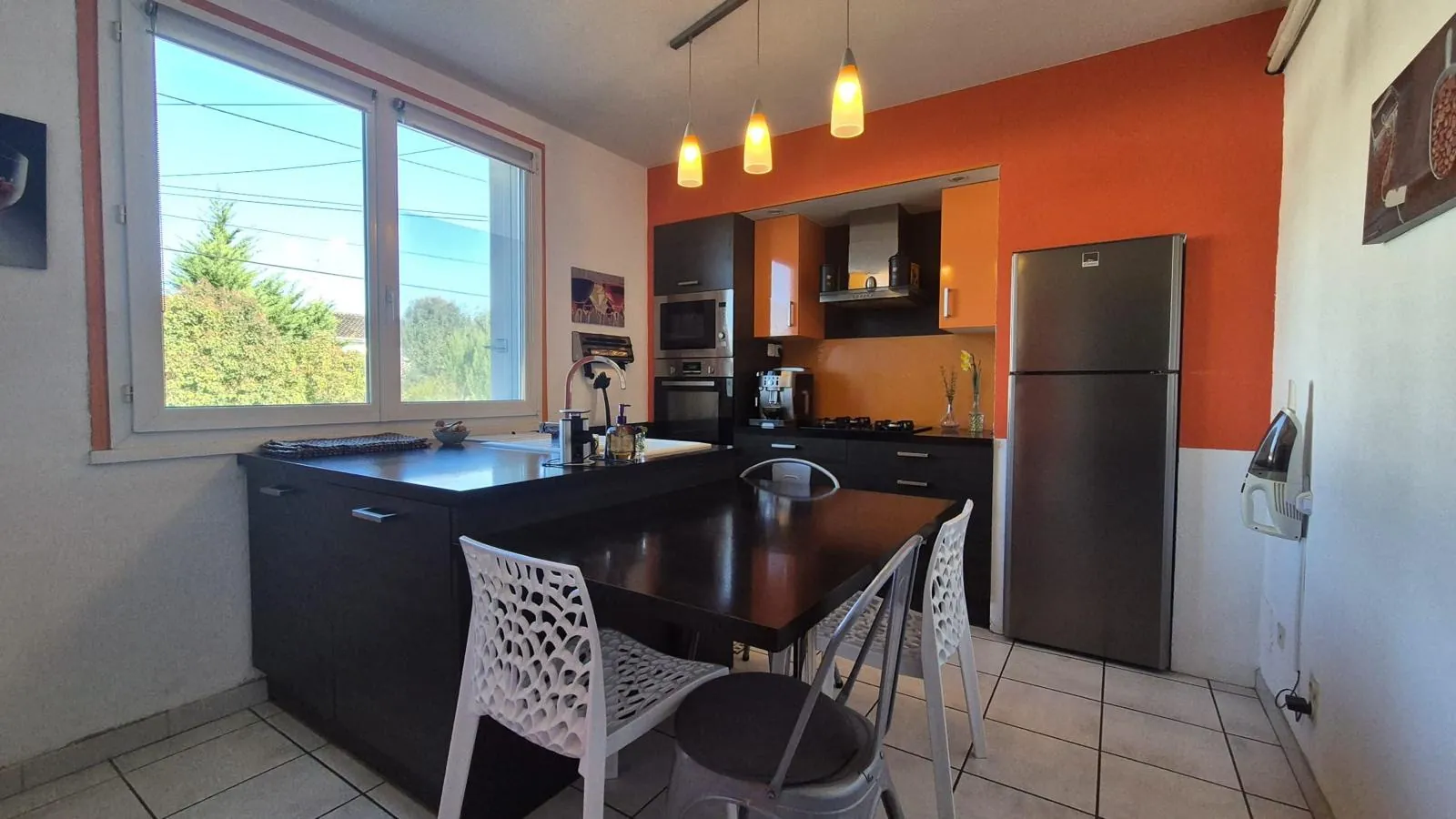 Maison à vendre de 85m² avec piscine à Agen, idéale pour famille 